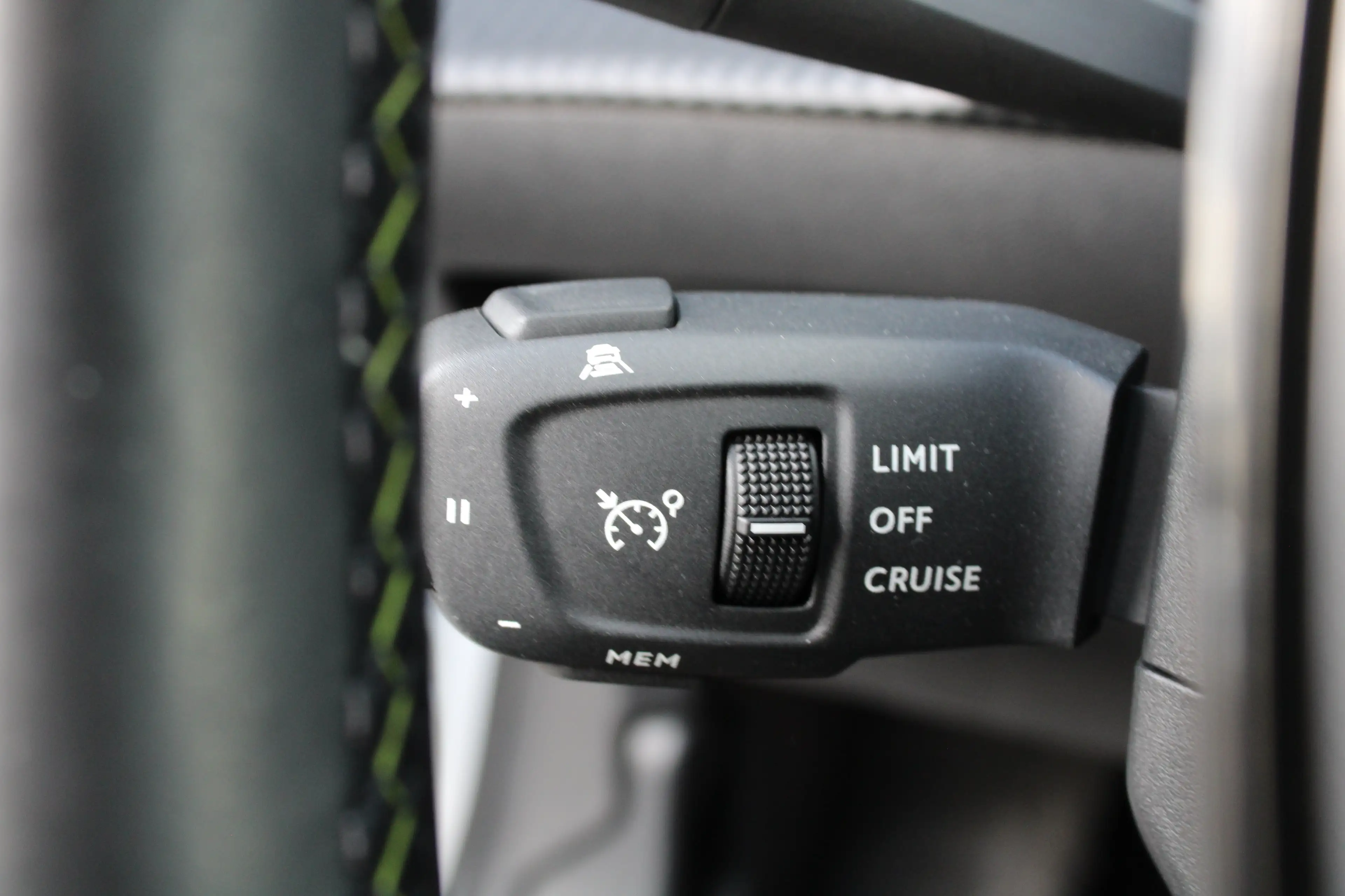 Peugeot 208 1.2 PureTech GT Pack | Navigatie | Camera | Panora — photo 18