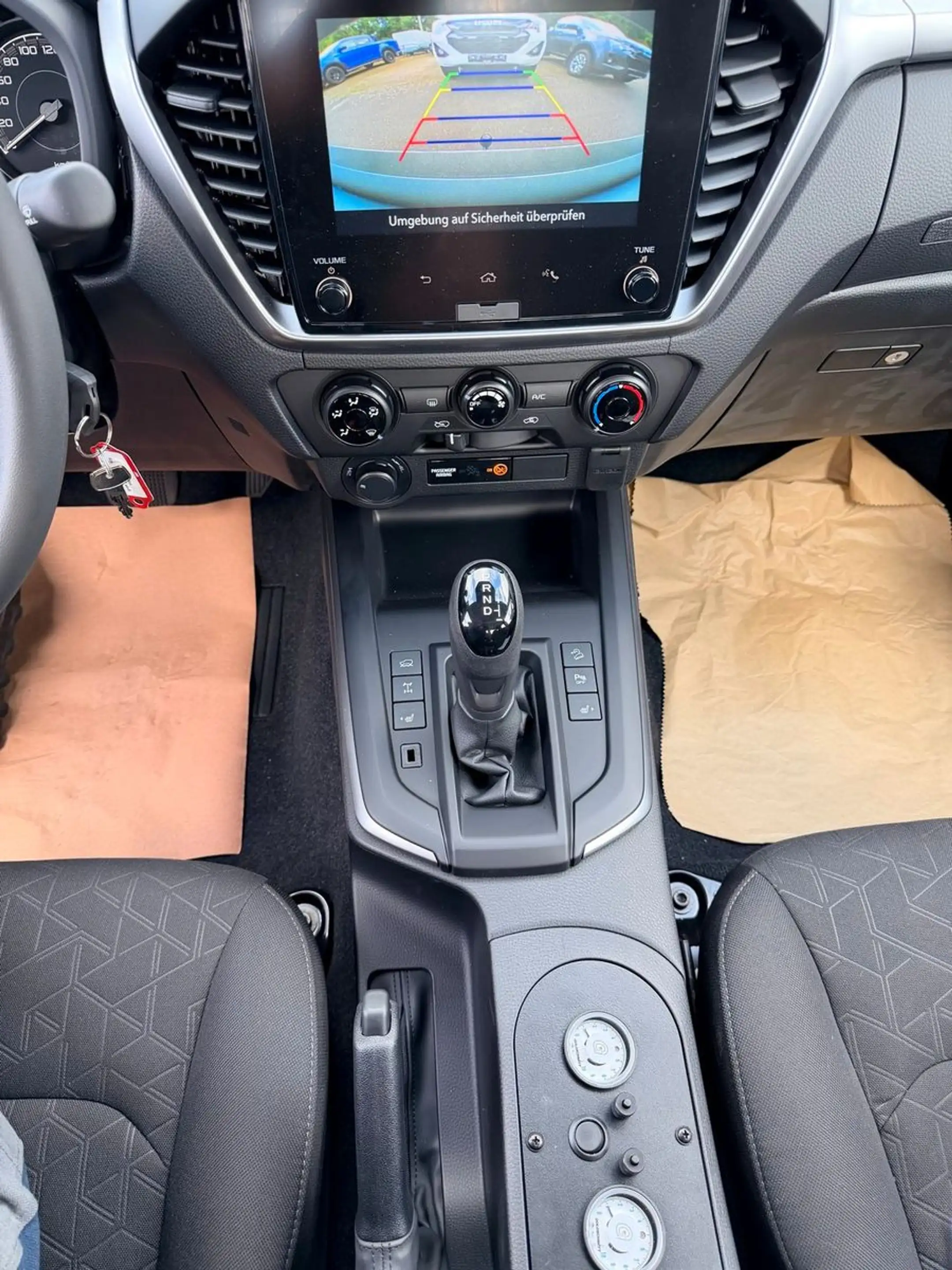 Isuzu D-Max Space Cab LS AT + Drei-Seitenkipper — photo 12
