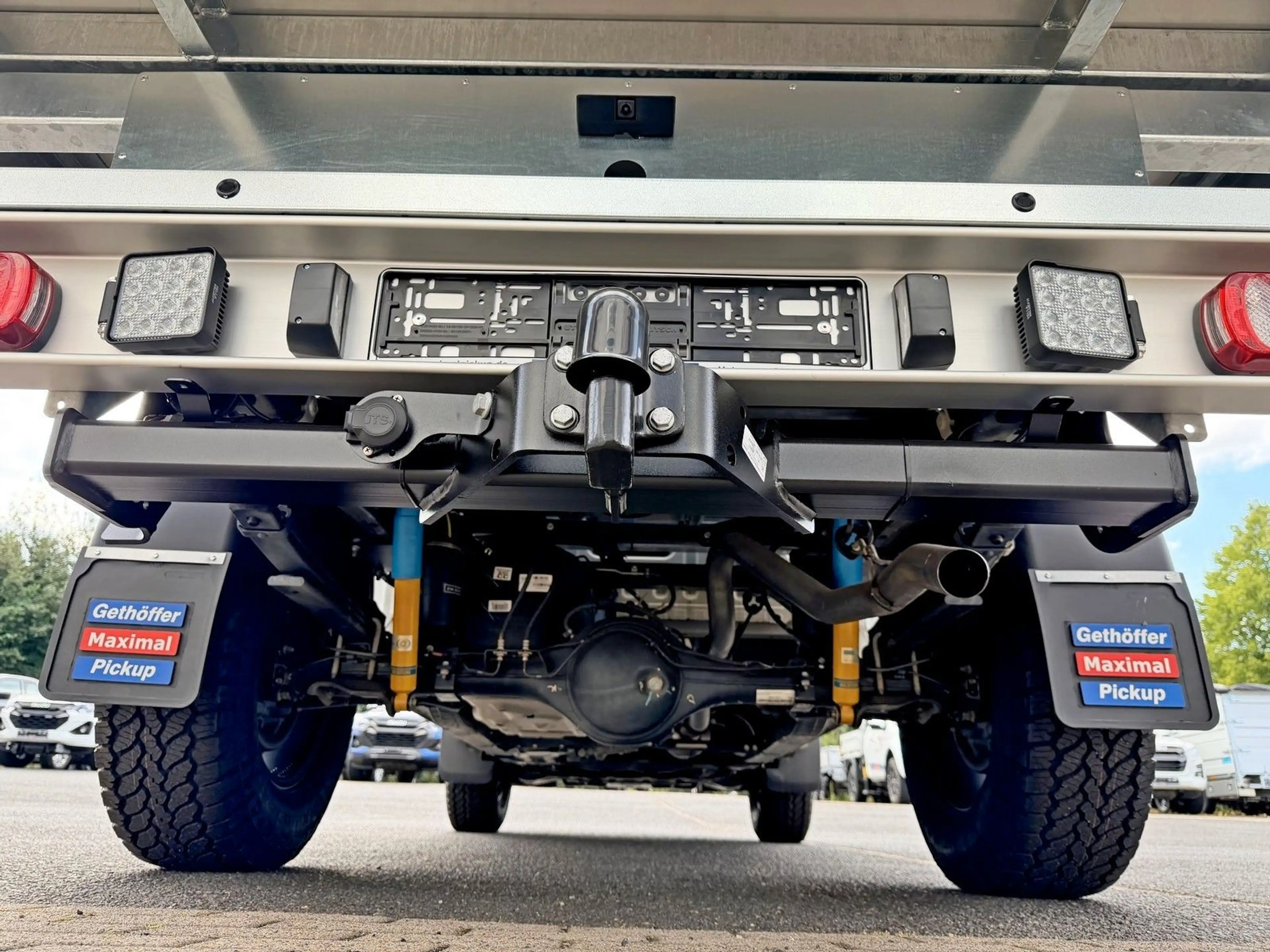 Isuzu D-Max Space Cab LS AT + Drei-Seitenkipper — photo 11