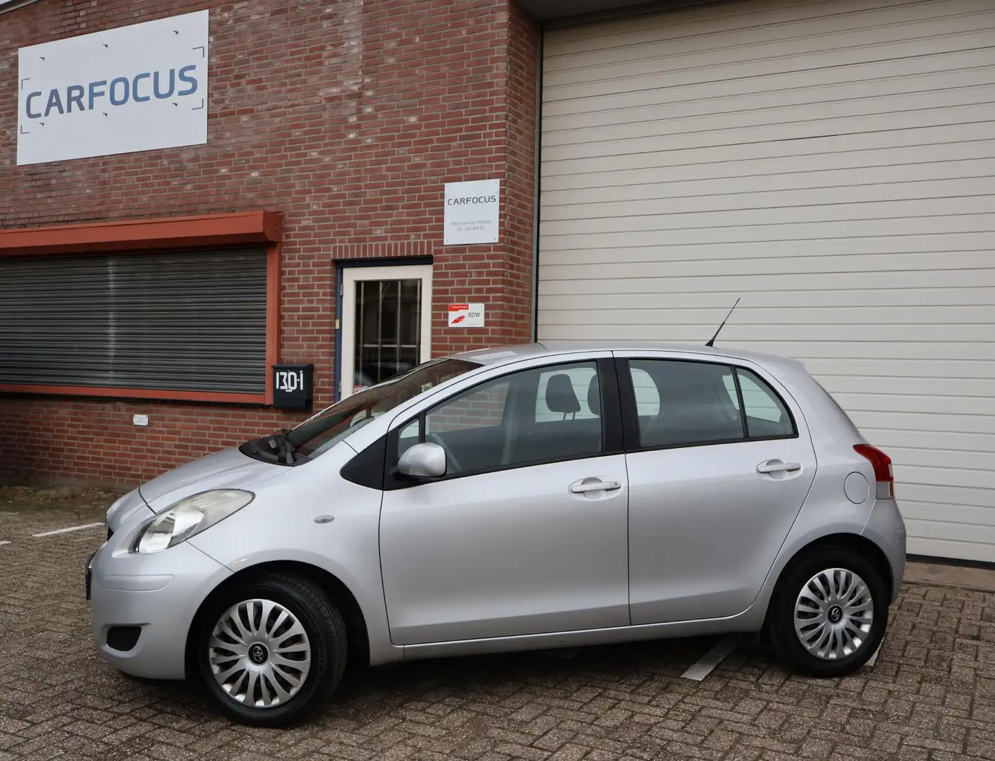 Toyota Yaris 1.0 VVTi Cool APK Airco Gris - 1
