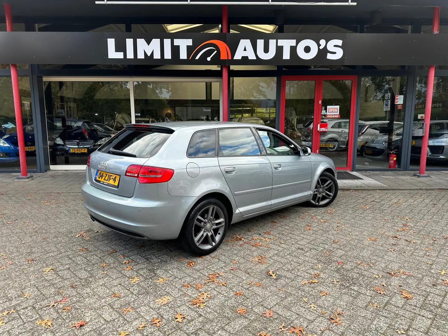 Audi A3 Sportback 1.2 TFSI S Edition Xenon/Climate/Cruise/ Grijs - 2