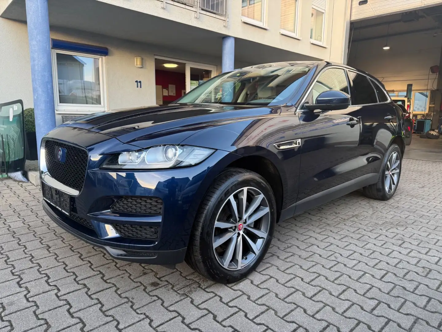 Jaguar F-Pace F-PACE Prestige Bleu - 1