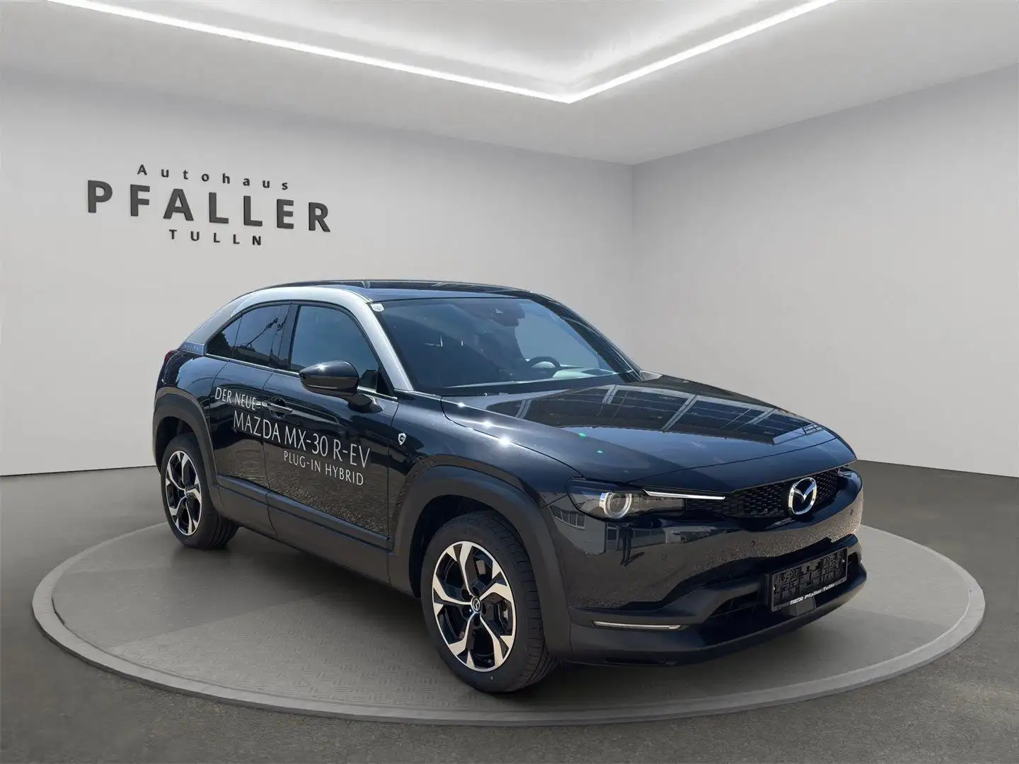 Mazda MX-30 e-SKYACTIV R-EV MAKOTO Urban Expression Schwarz - 2