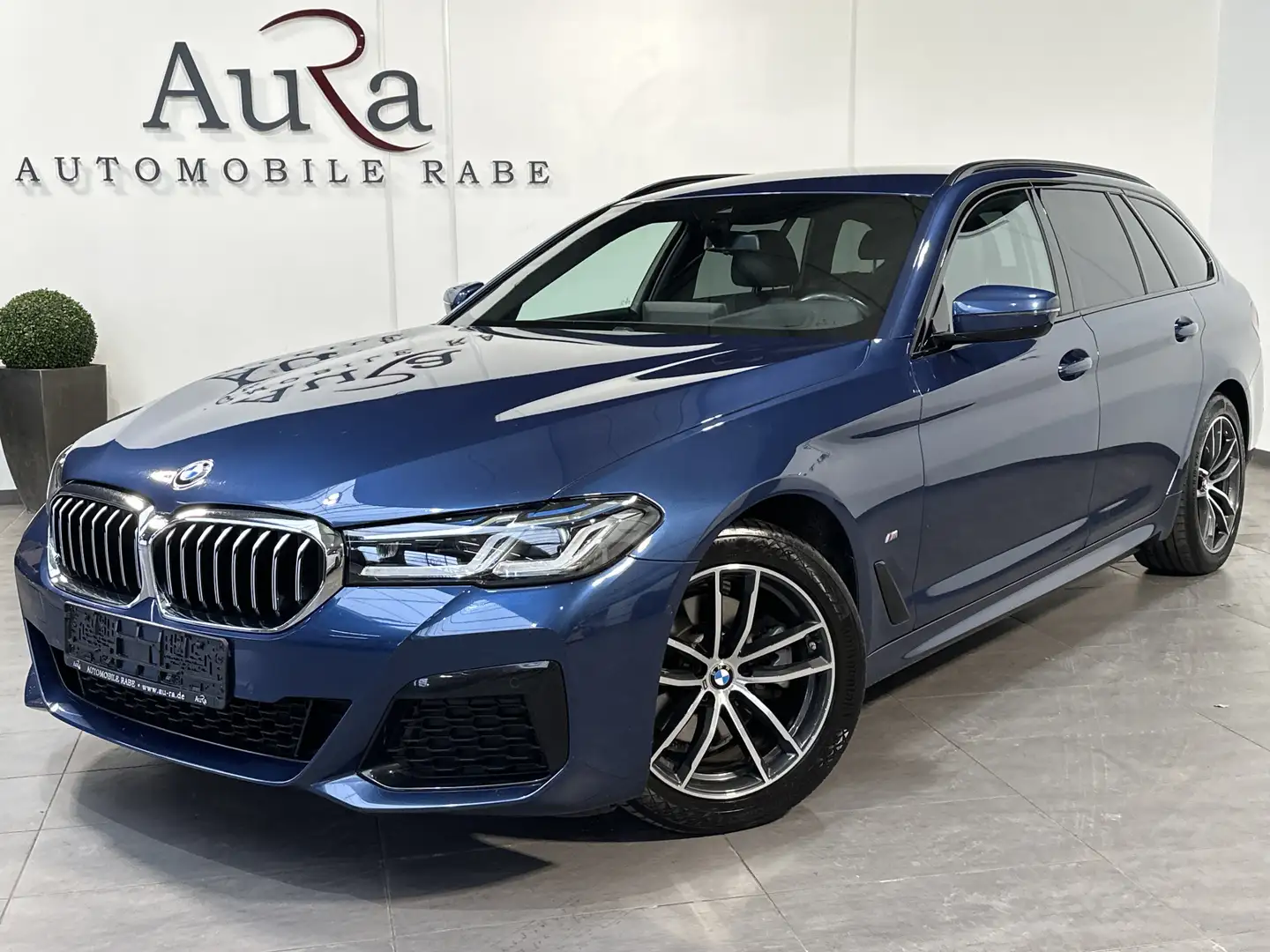 BMW 520 Touring xDrive M-Sport NAV+LASER+AHK+HEADUP Bleu - 2