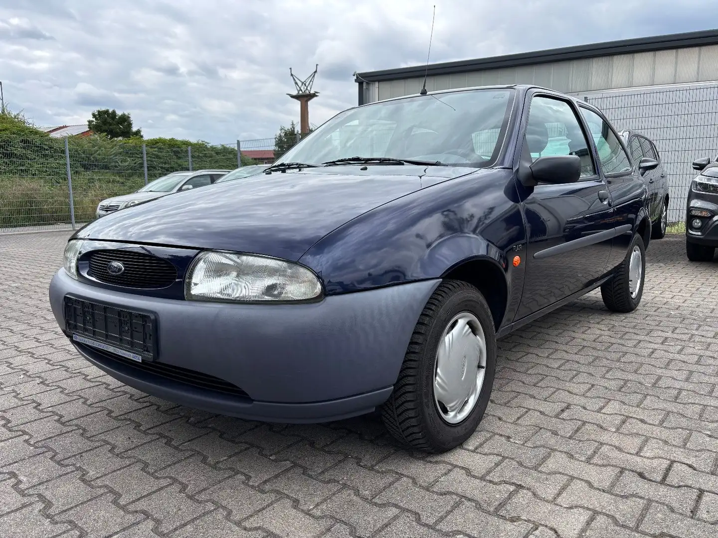 Ford Fiesta 1.25 Automatik/1.Hand/TÜV 07-2027 Blau - 1