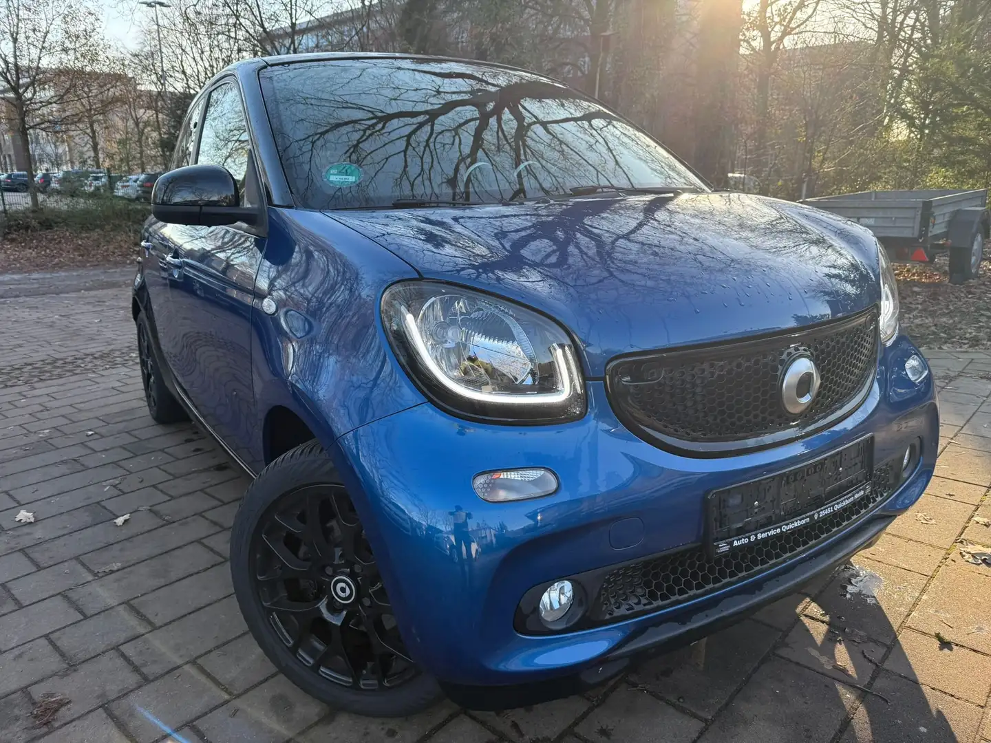smart forFour Klimaautomatik+ Sitzhzg+ LED Tagfahrlicht+ Navi Blau - 1