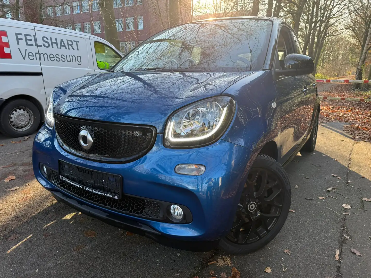 smart forFour Klimaautomatik+ Sitzhzg+ LED Tagfahrlicht+ Navi Blau - 2