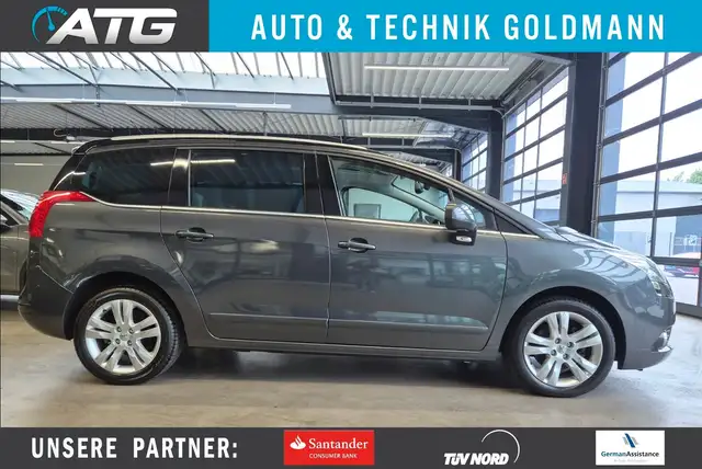 Peugeot 5008 ALLURE LEDER NAVI XENON SHZ PANO 7-SITZER
