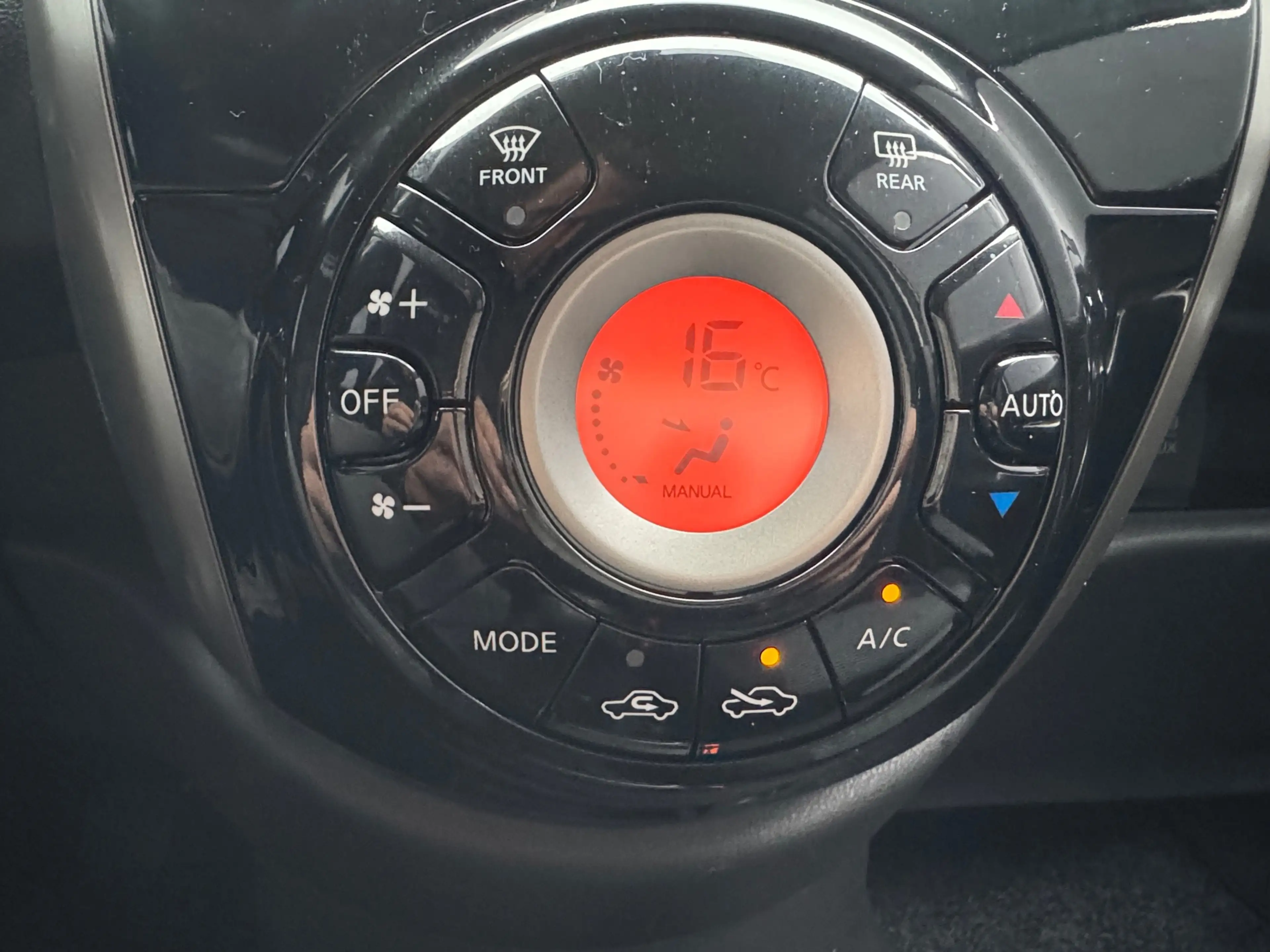 Nissan Micra 1.2 DIG-S Connect Edition / Pdc / Navi / Nap — photo 13