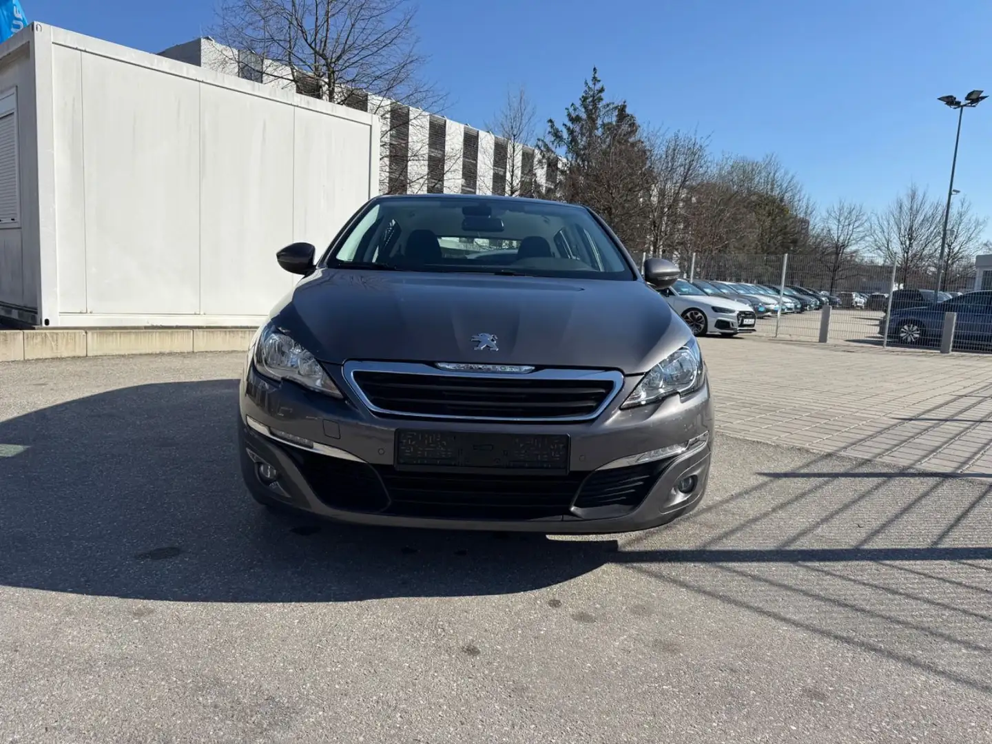 Peugeot 308 Active 1.2 / 1.Hand/Automatik/Facelift Gris - 2