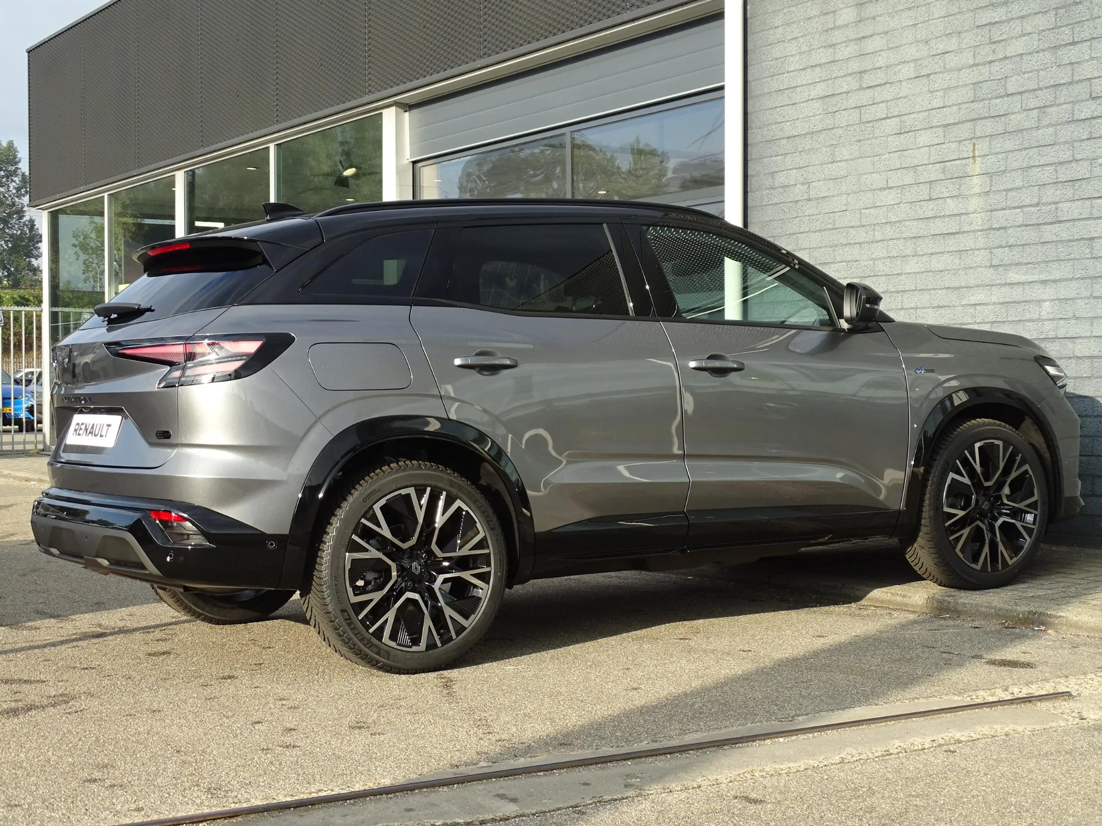 Renault Austral 1.2 E-Tech full hybrid 200 esprit Alpine NU 5 JAAR — photo 2