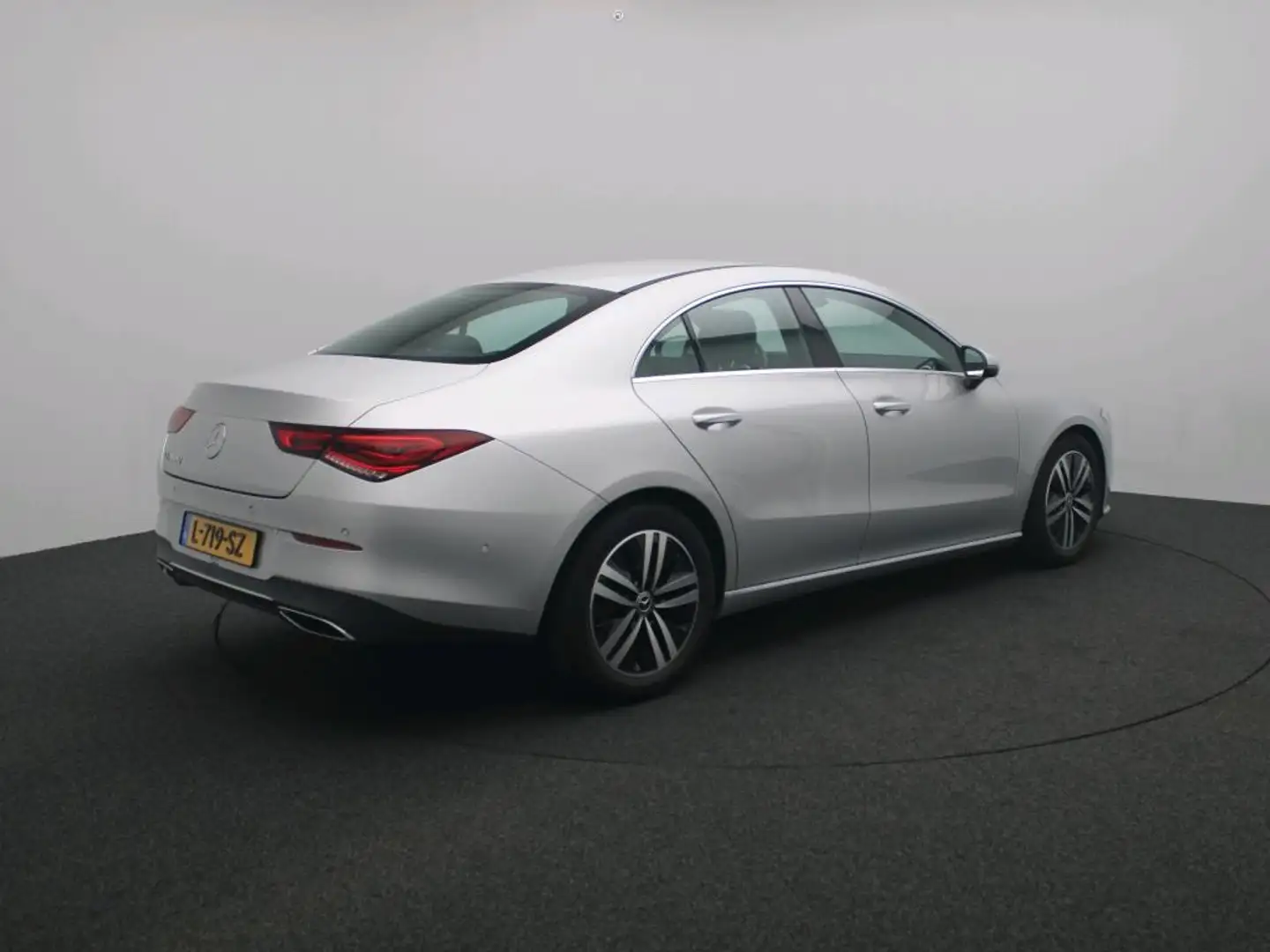 Mercedes-Benz CLA 180 Business Solution Luxury | Dode Hoek Ass | Stoelve Grau - 2