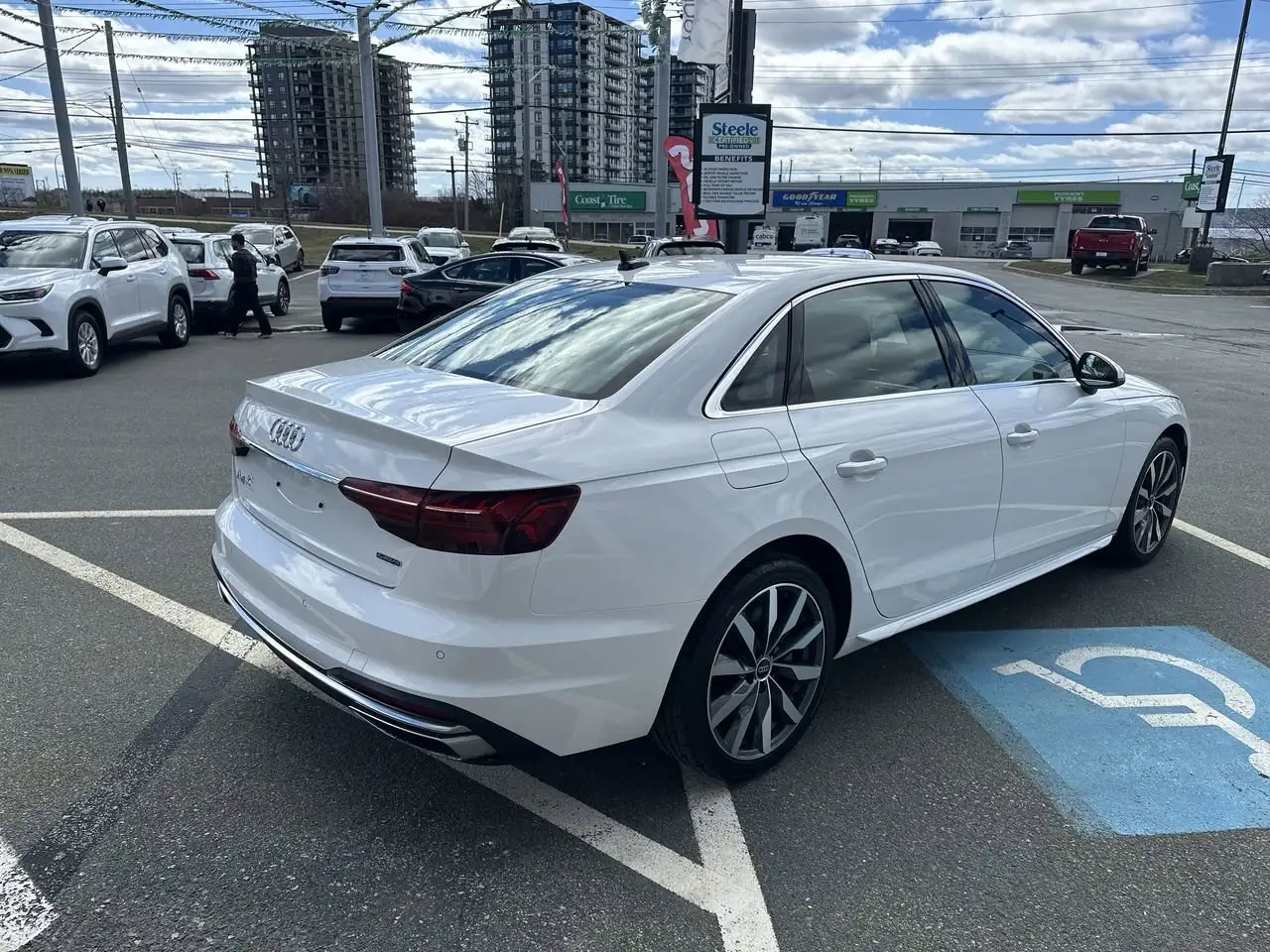 Audi A4 снимка Audi A4