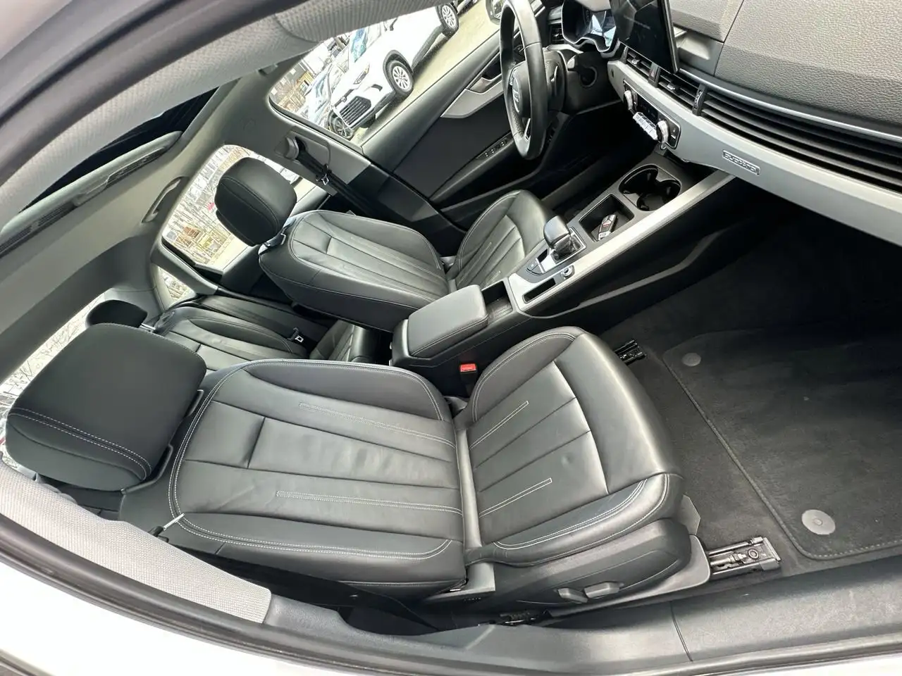 Audi A4 снимка Audi A4