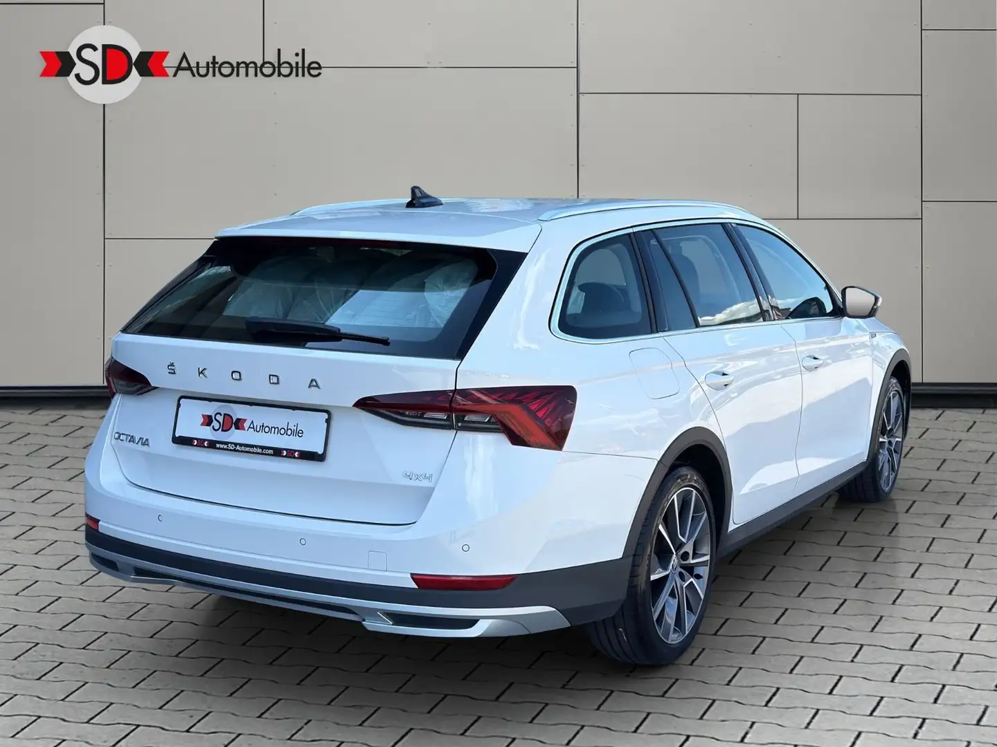 Skoda Octavia 2.0 Scout 4x4 147KW LED VIRTUAL Blanc - 2