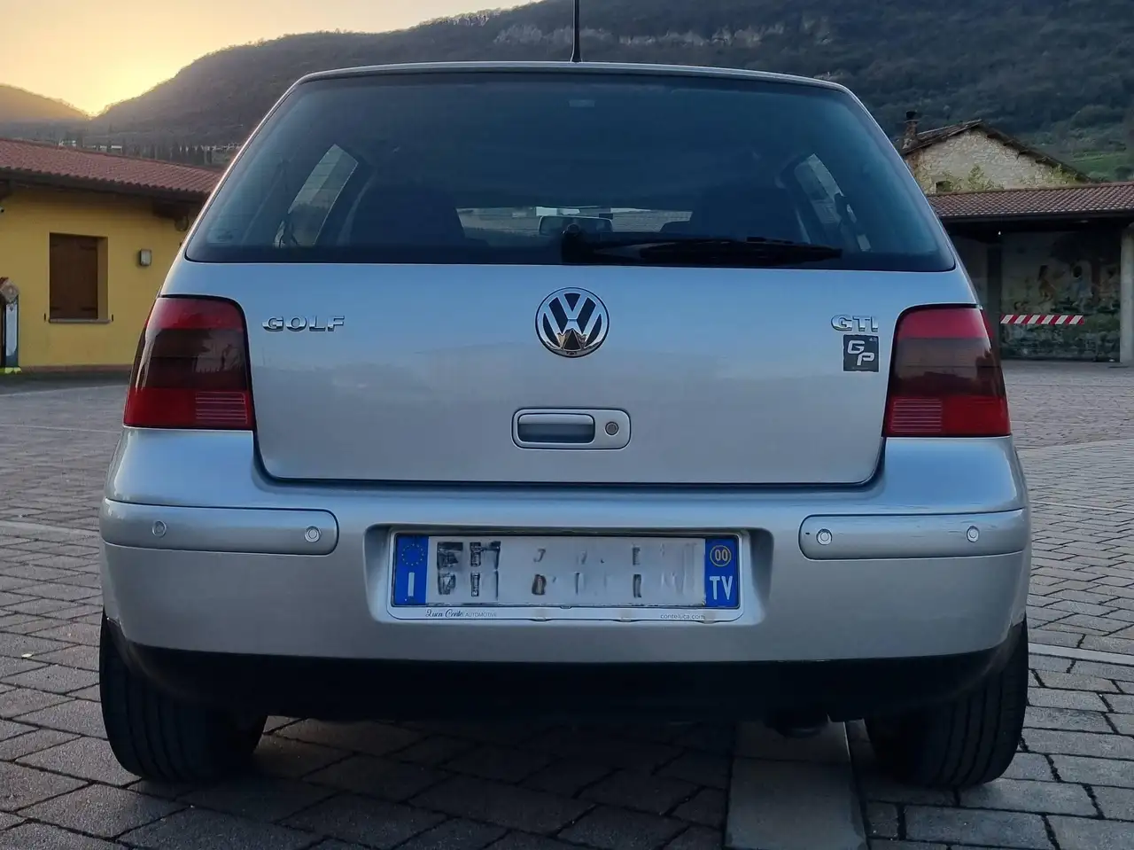 Volkswagen Golf IV 1997 5p 1.6 Highline 105cv, foto 4