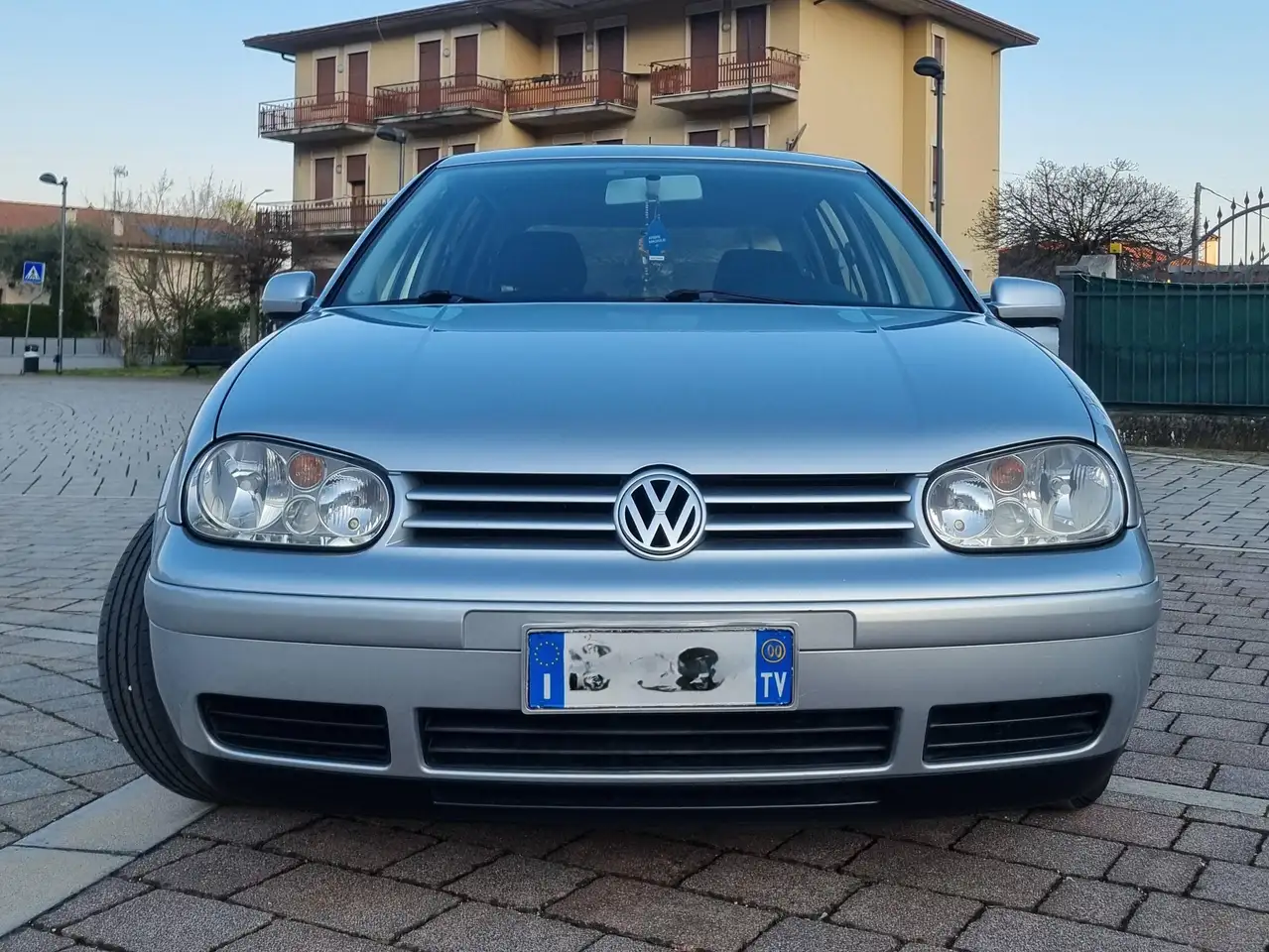 Volkswagen Golf IV 1997 5p 1.6 Highline 105cv, foto 3