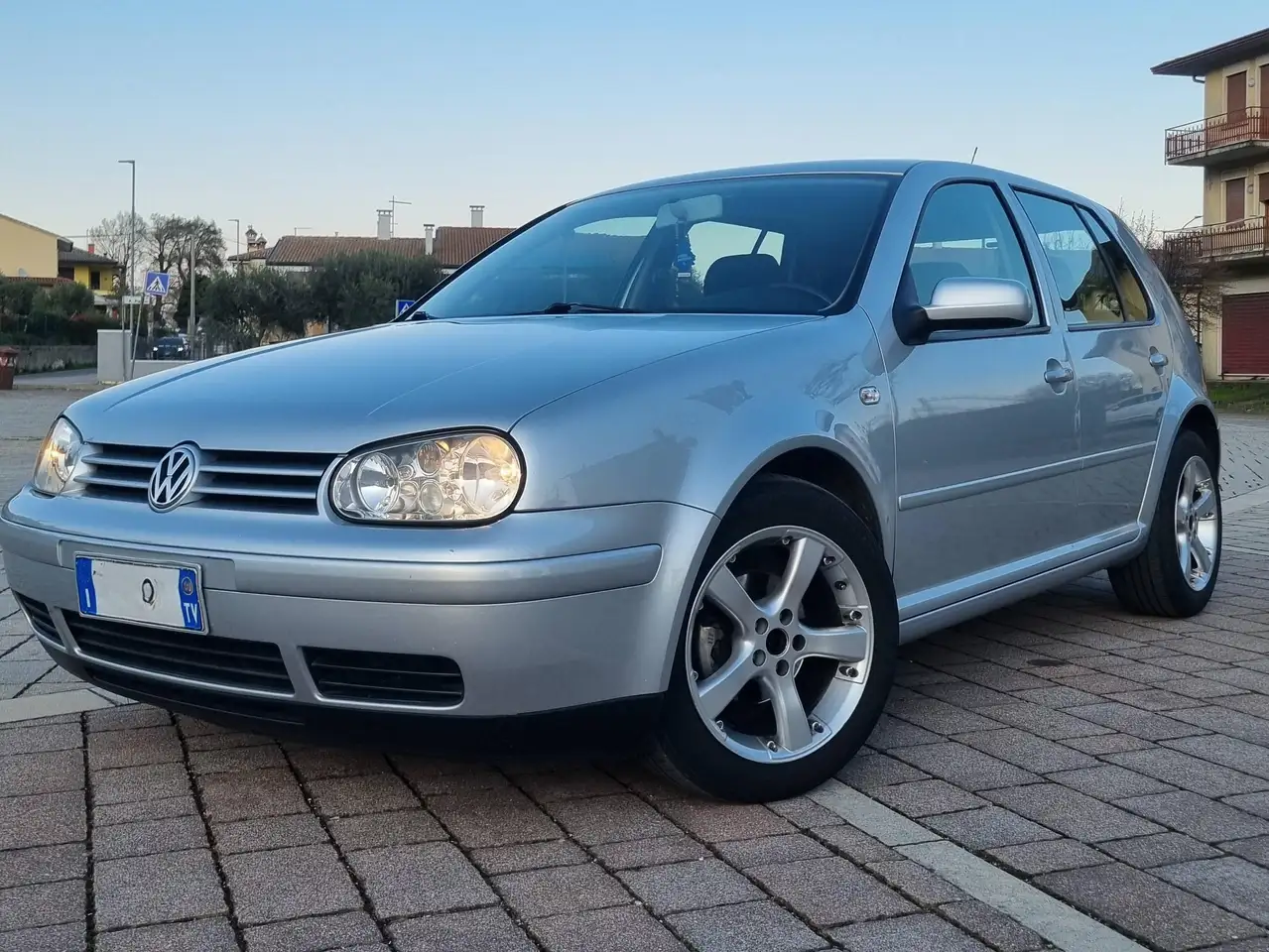Volkswagen Golf IV 1997 5p 1.6 Highline 105cv, foto 5