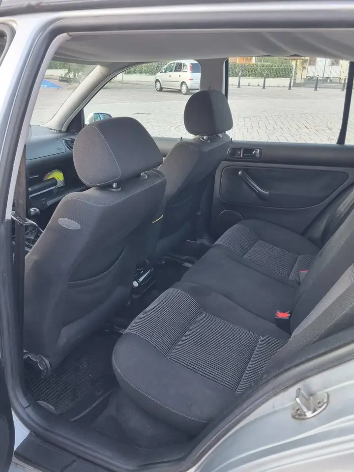 Volkswagen Golf IV 1997 5p 1.6 Highline 105cv, foto 8