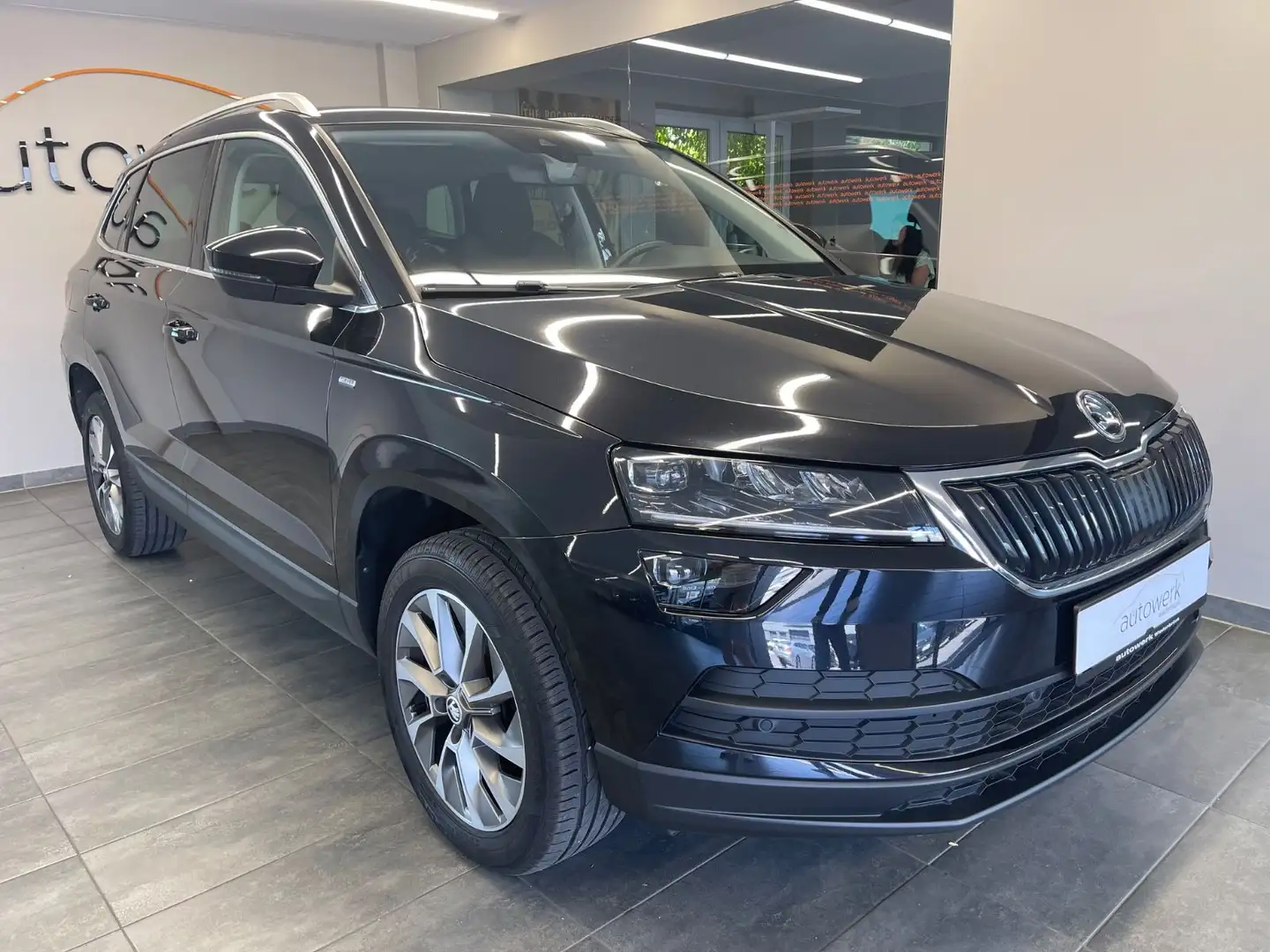 Skoda Karoq 1.5 TSI Clever*1.HD/DSG/Navi/LED/Kamera* Nero - 1