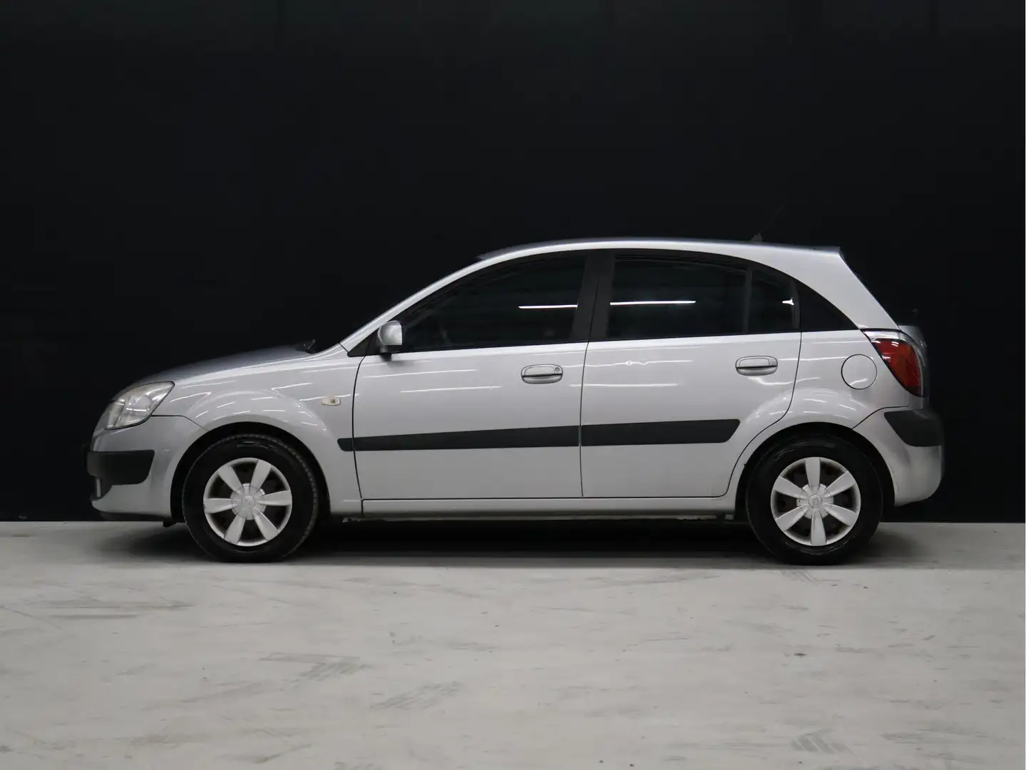 Kia Rio 1.6 CVVT X-treme [AIRCO, ELEKTRISCHE RAMEN, ELEKTR Grijs - 2