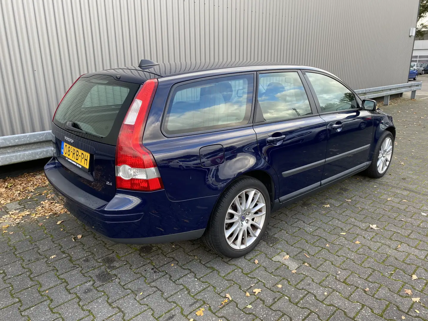 Volvo V50 2.4 AUTOMAAT, A/C, CC, LM, nw. APK – Inruil Mogeli Blauw - 2
