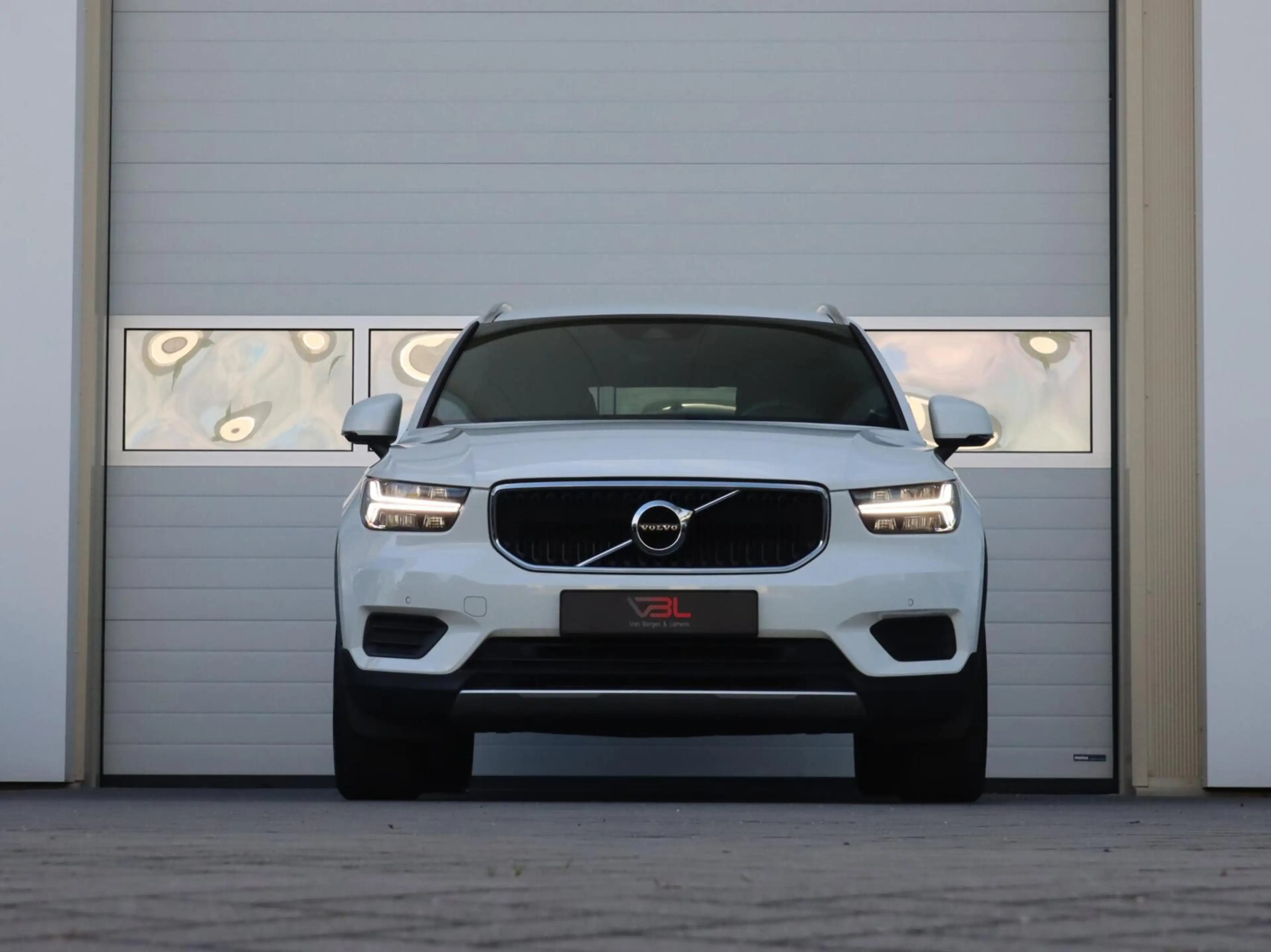 Volvo XC40 2.0 T4 190PK Momentum Pro — photo 8