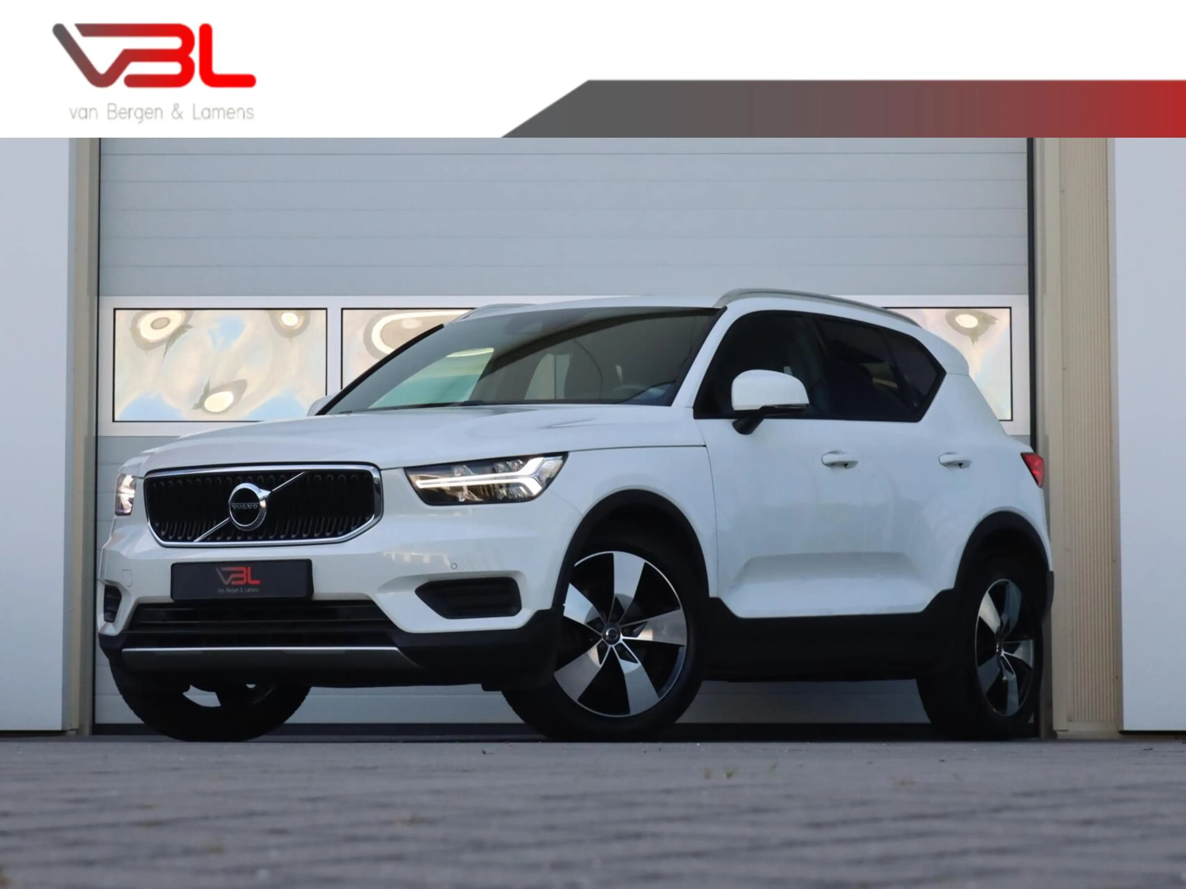 Volvo XC40 2.0 T4 190PK Momentum Pro
