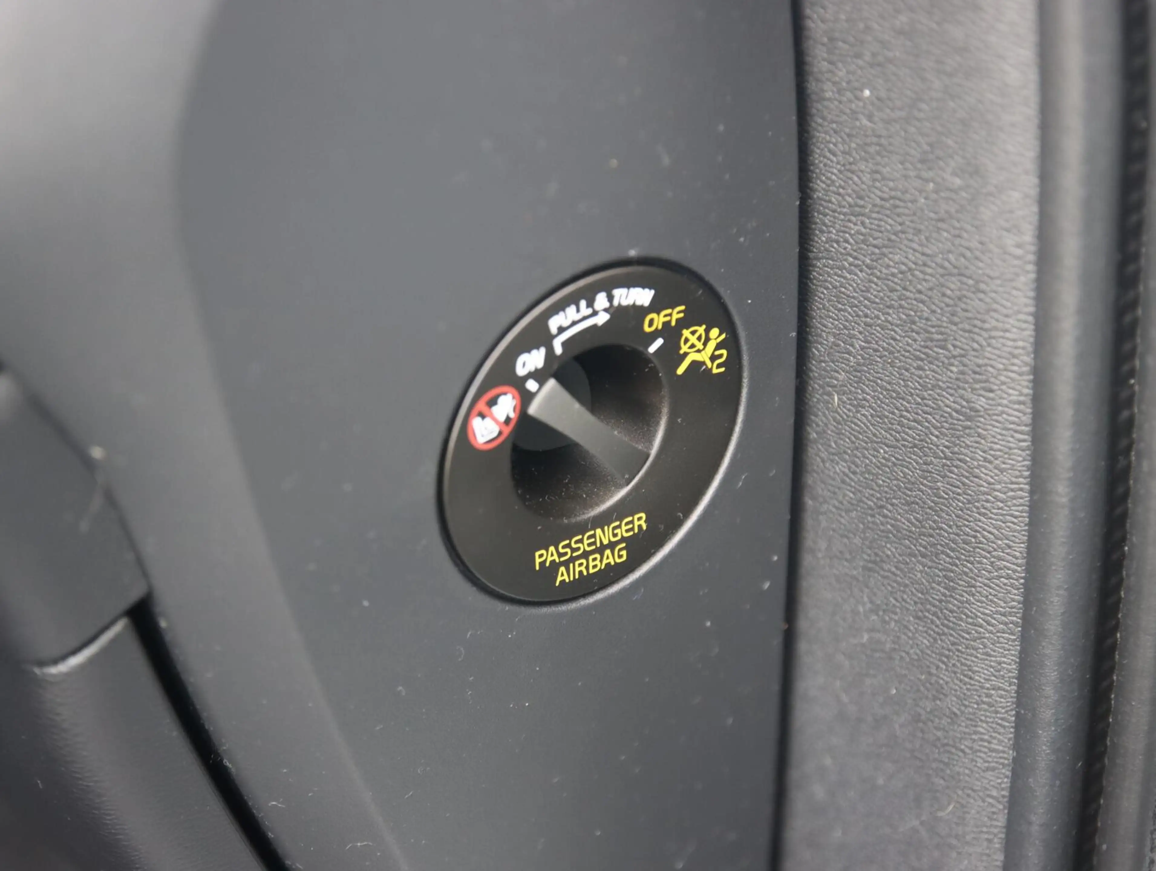 Volvo XC40 2.0 T4 190PK Momentum Pro — photo 40