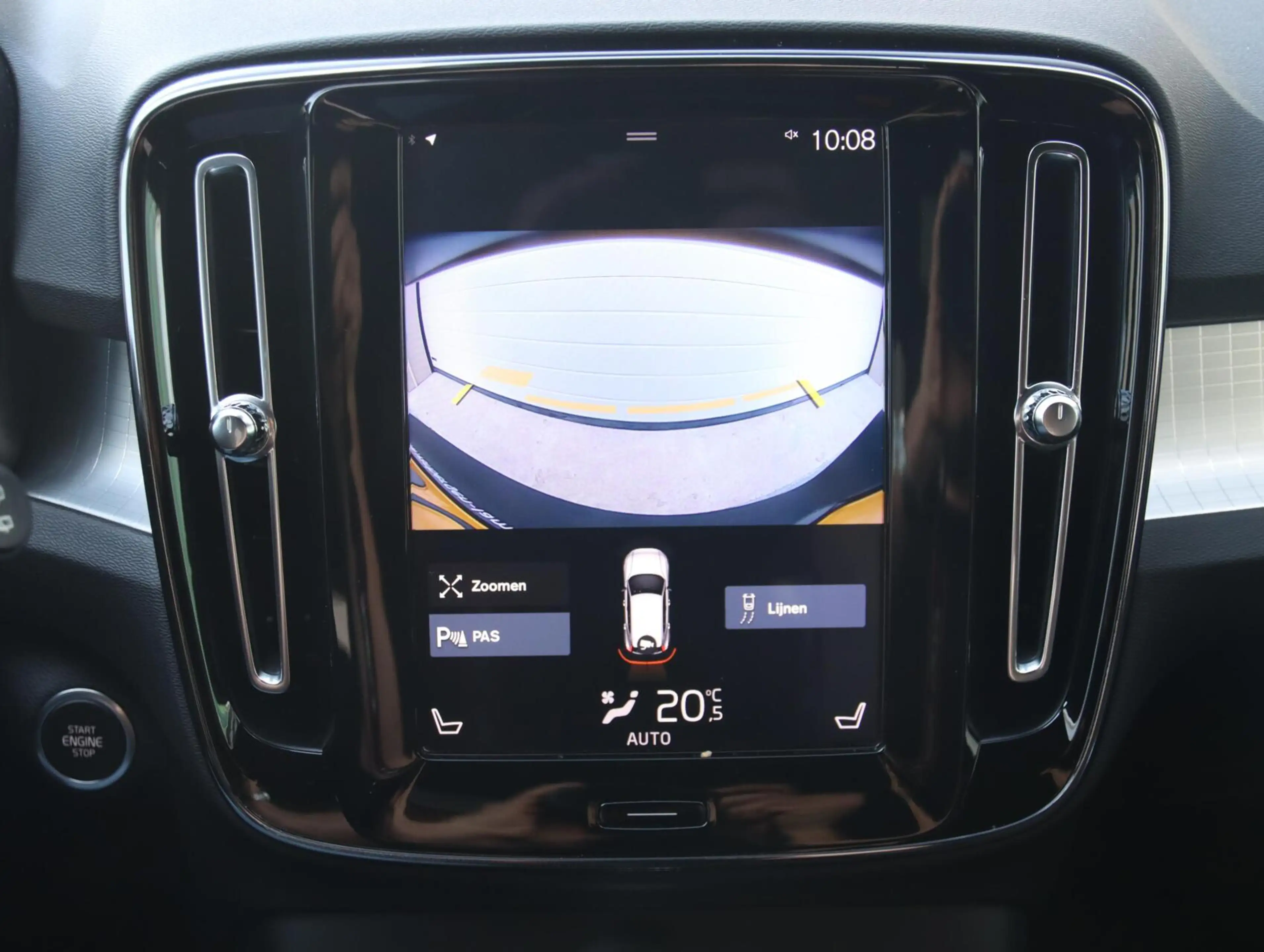 Volvo XC40 2.0 T4 190PK Momentum Pro — photo 13