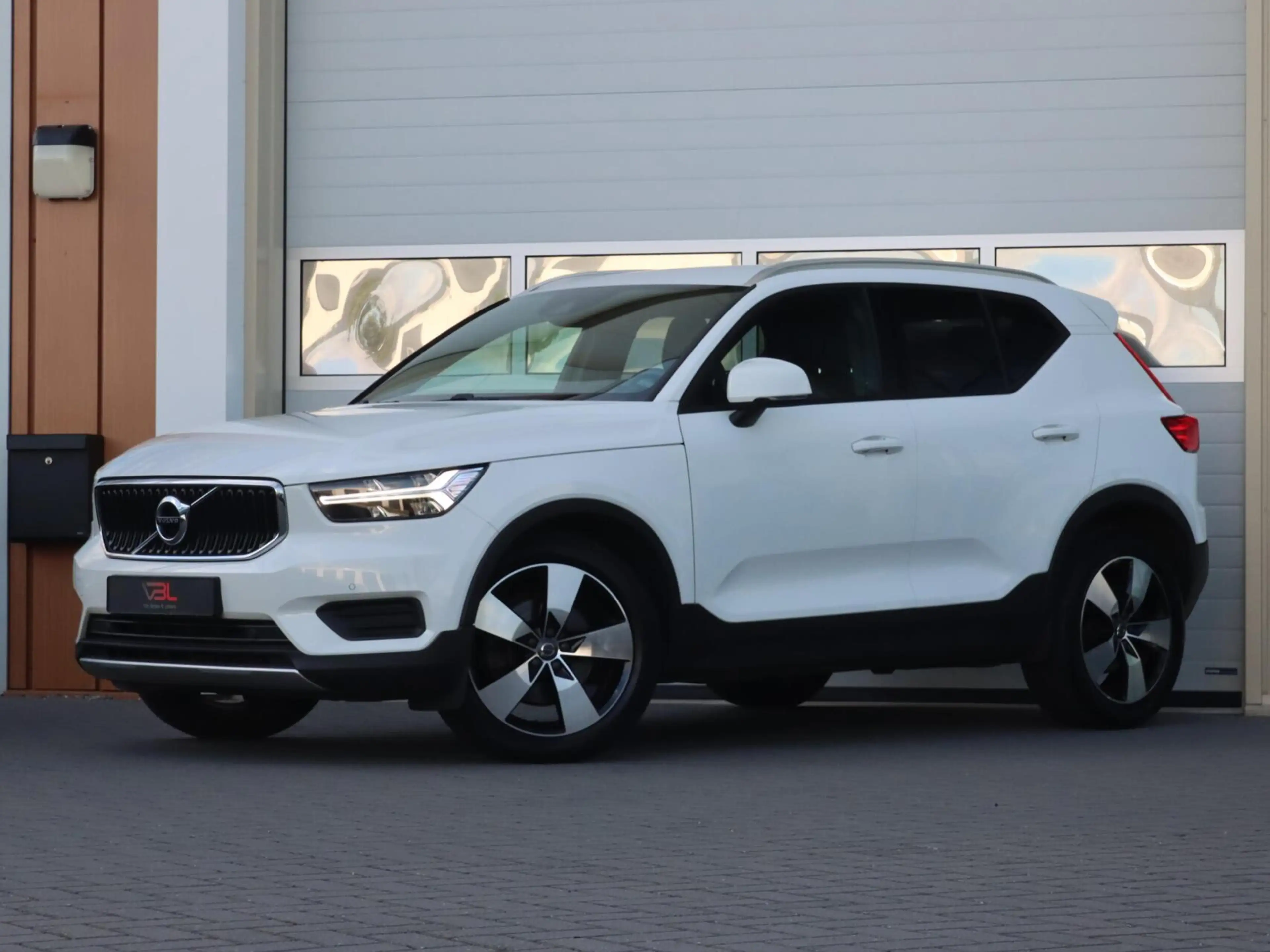 Volvo XC40 2.0 T4 190PK Momentum Pro — photo 44