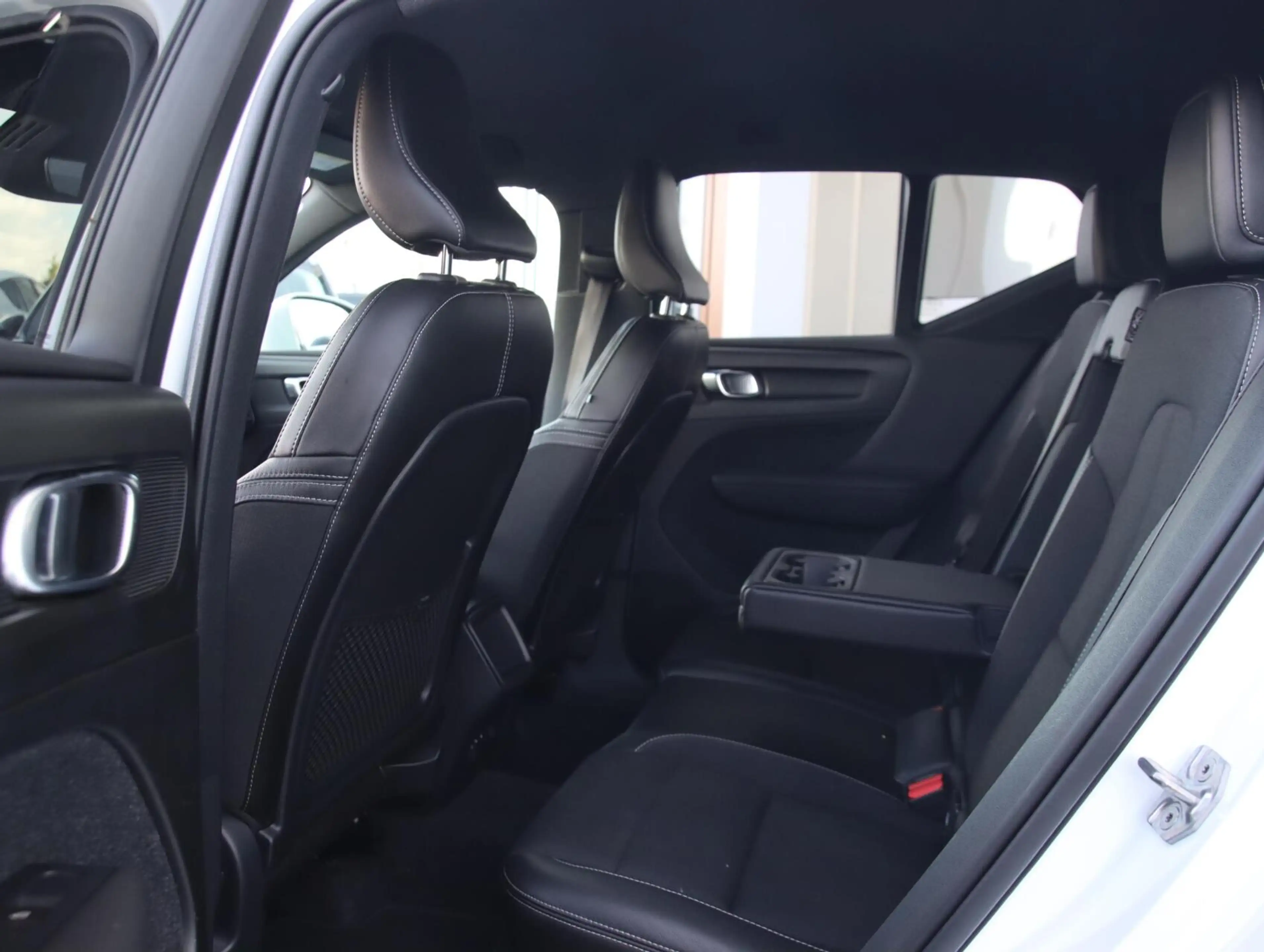 Volvo XC40 2.0 T4 190PK Momentum Pro — photo 6