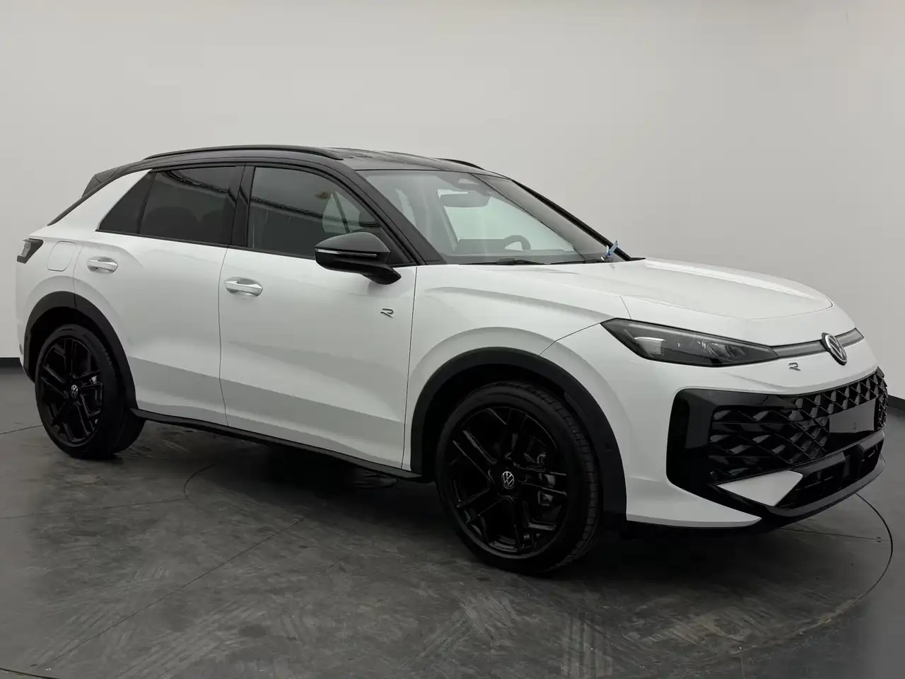 Volkswagen T-Roc T-Roc 1.5 eTSI DSG R-Line +BLACK-STYLE+CAM+ACC+ 4