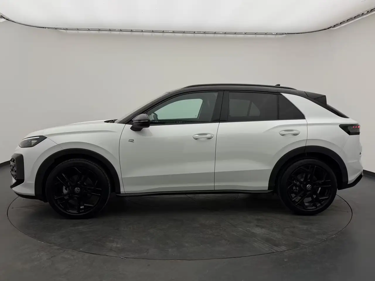 Volkswagen T-Roc T-Roc 1.5 eTSI DSG R-Line +BLACK-STYLE+CAM+ACC+ 6