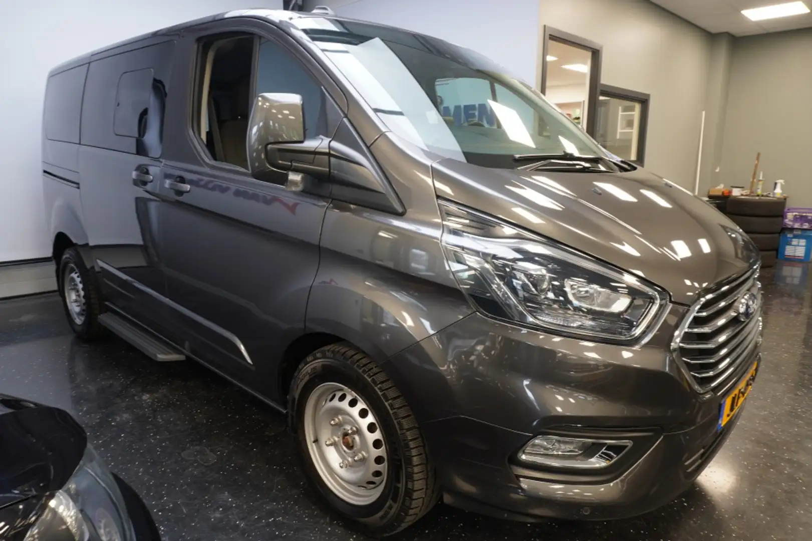 Ford Tourneo Custom PHEV Titanium 8-Persoons Camera Carplay Gris - 2