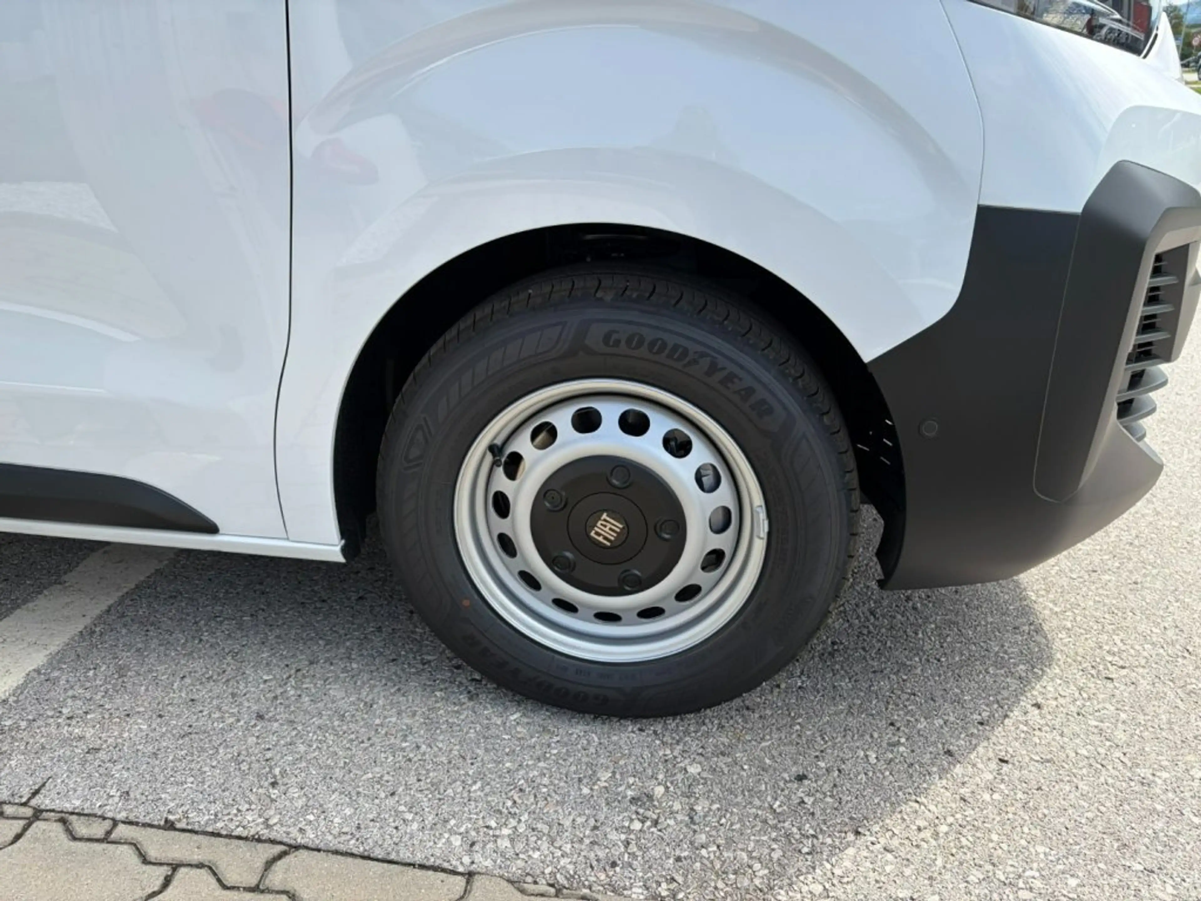 Fiat Scudo KW Länge M Diesel 120 Manuell — photo 4