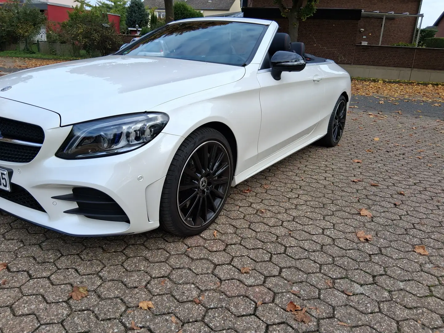 Mercedes-Benz C 400 C 400 Cabrio 4Matic 9G-TRONIC AMG Line Plus Weiß - 2
