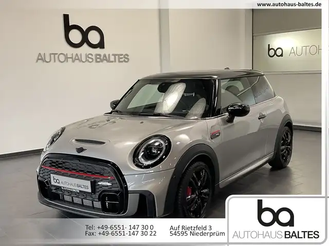 Mini John Cooper Works JCW 17"/Pano/Park/HuD/Navi/LED/Kam/Black Modellpflege (2)/Pano. Dach/Autom./Klima/Park Assist./Sitzhzg./MF Lenkrad/BC