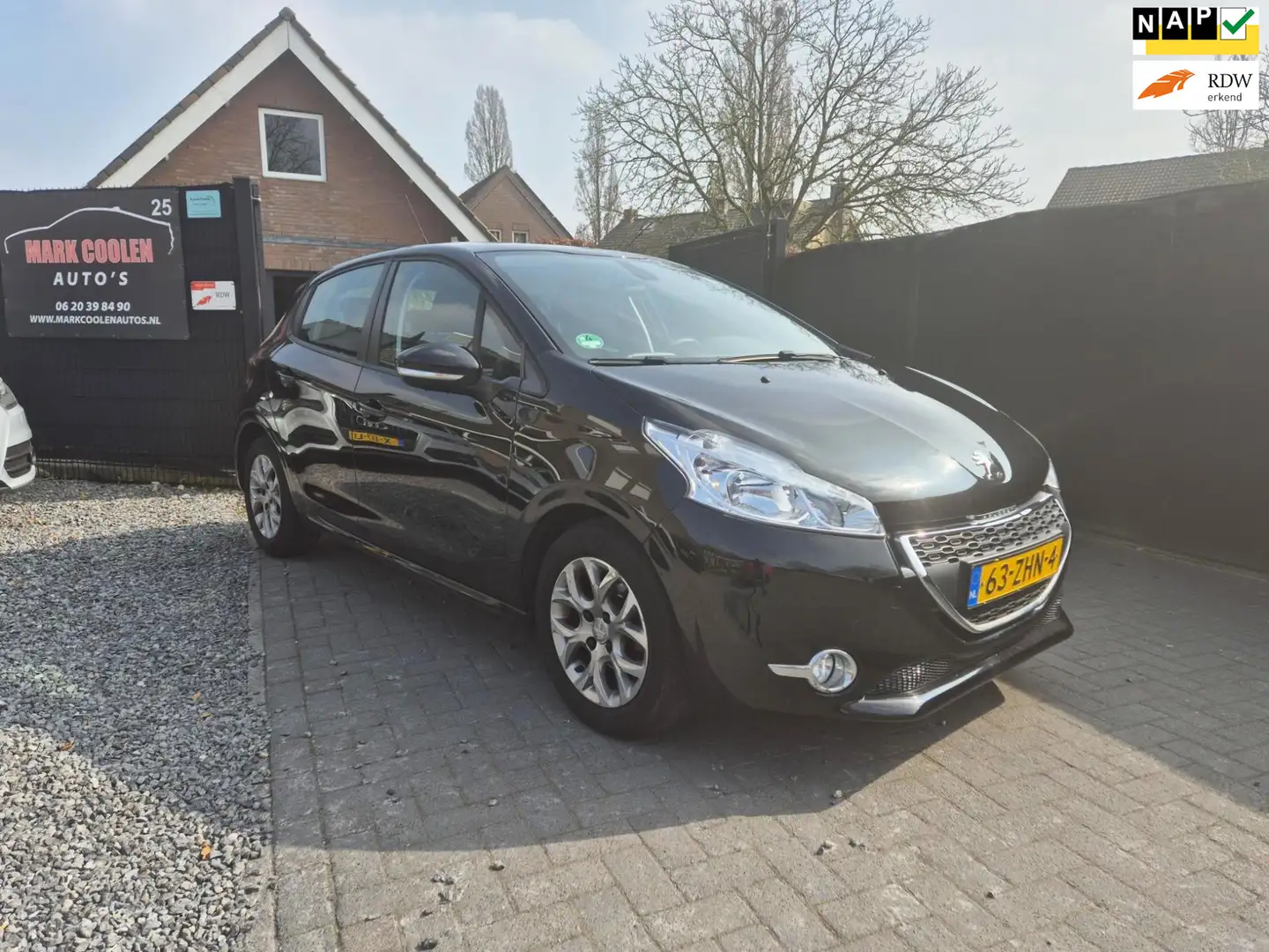 Peugeot 208 1.2 VTi Envy 5 Deurs Navi Clima Cruise 81778 Km Zwart - 1