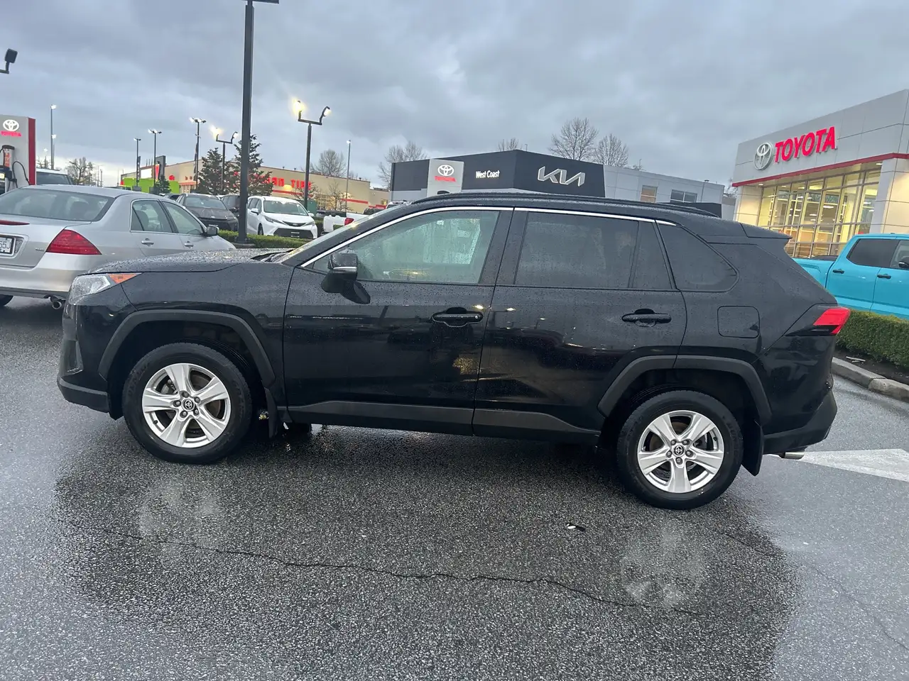 Toyota RAV 4 снимка Toyota RAV 4