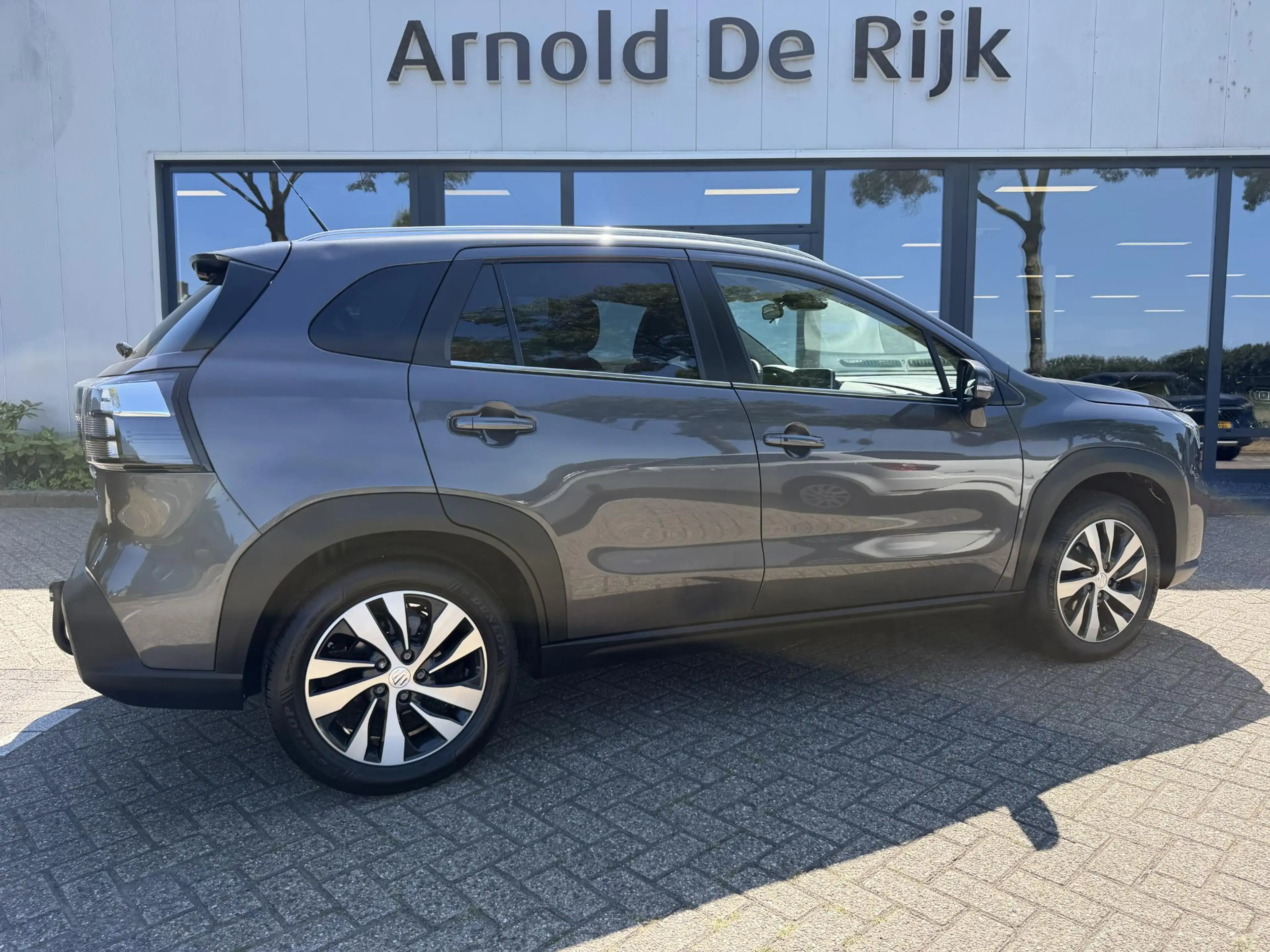 Suzuki S-Cross 1.5 Hybrid Style — photo 3
