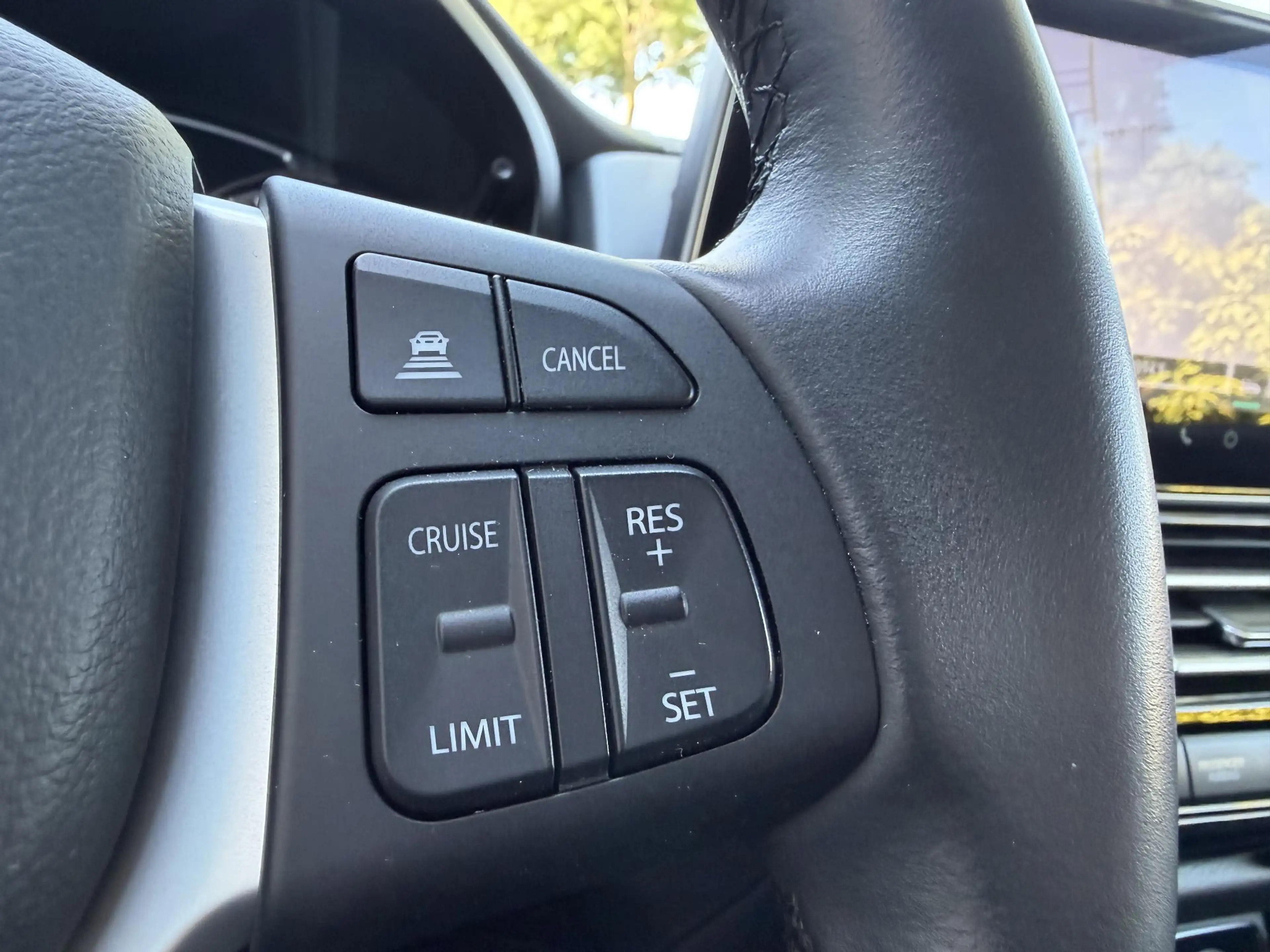 Suzuki S-Cross 1.5 Hybrid Style — photo 13