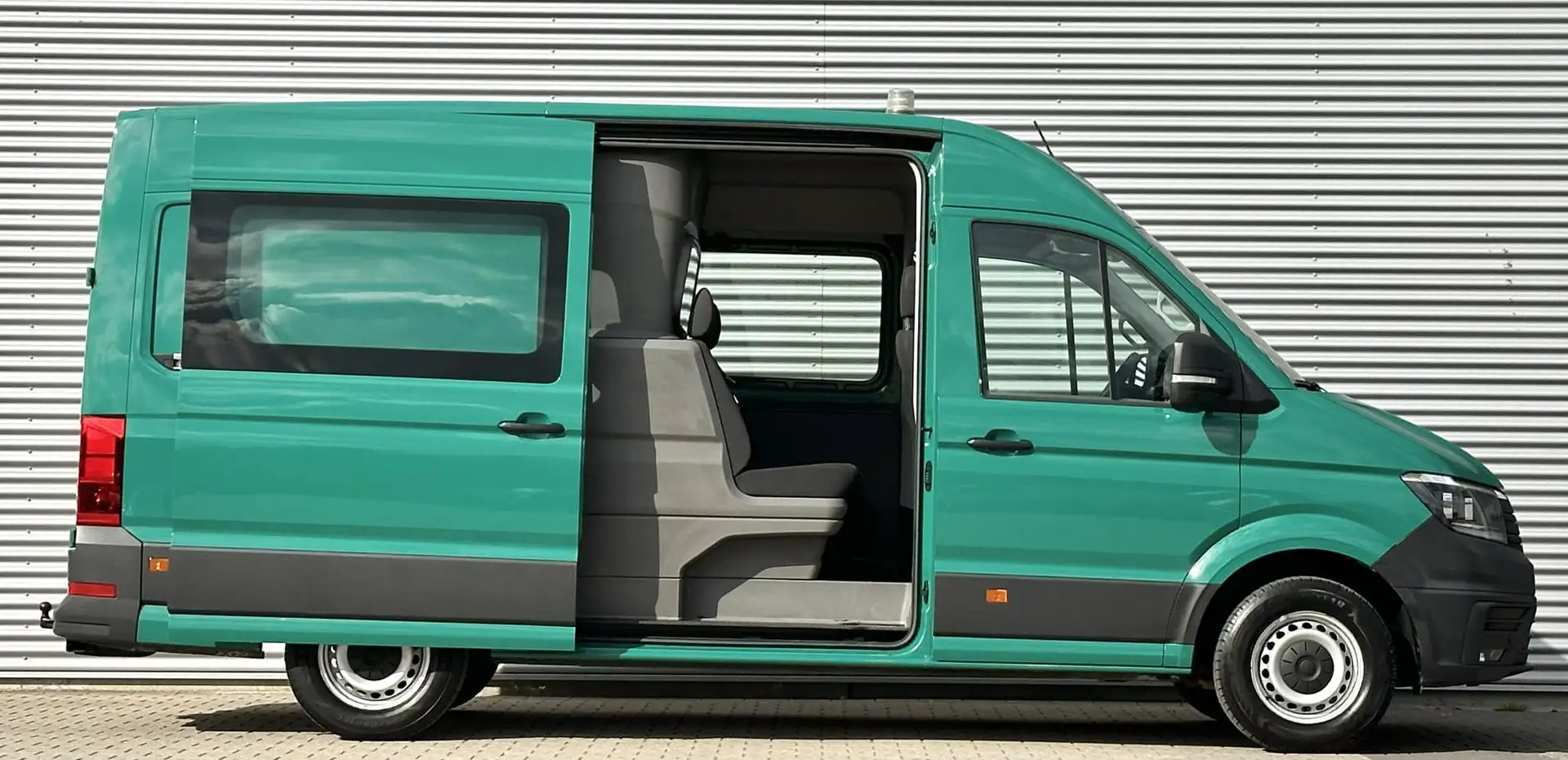 Volkswagen Crafter 35 2.0 TDI L2H2 DC Dubble cabine Highline RWD Vert - 2