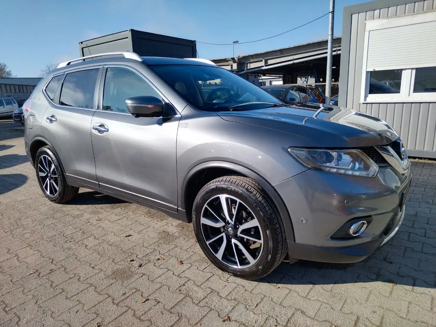 Nissan X-Trail Tekna+AUTOMATIK+LEDER+NAVI+PANO+CAM360 Grau - 2