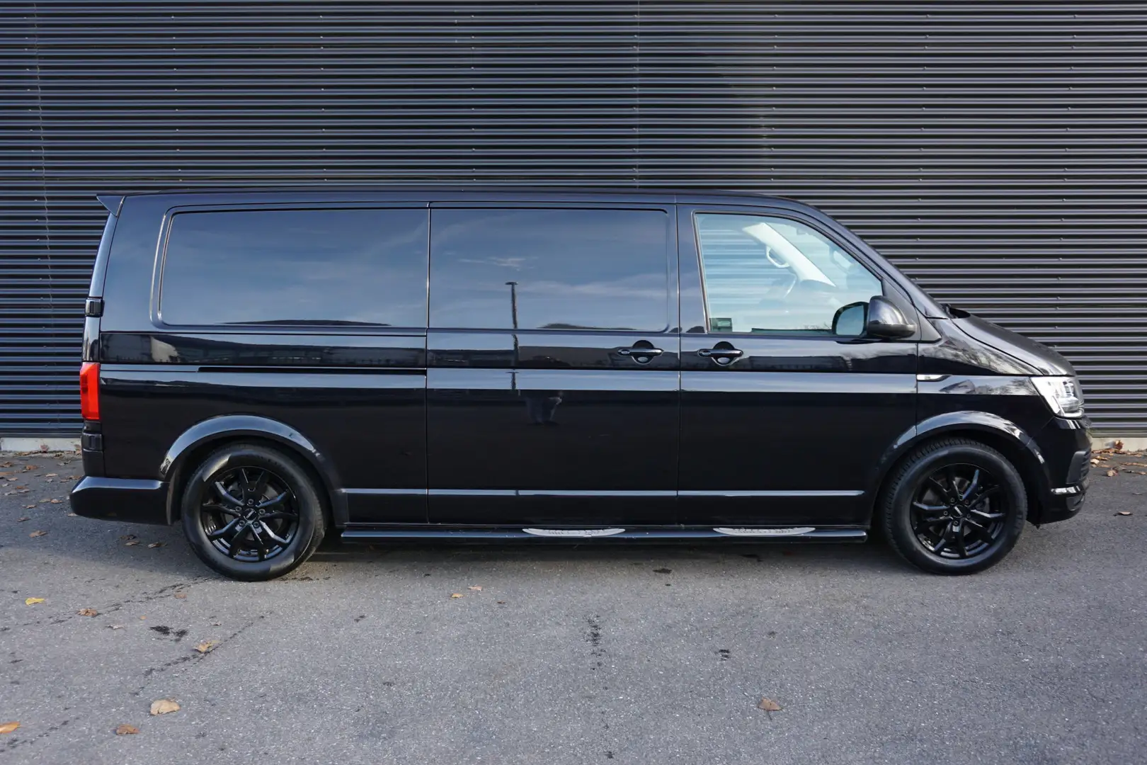 Volkswagen T6 Transporter 150 PK Automaat L2 Apple Carplay Camera Navigatie Noir - 2