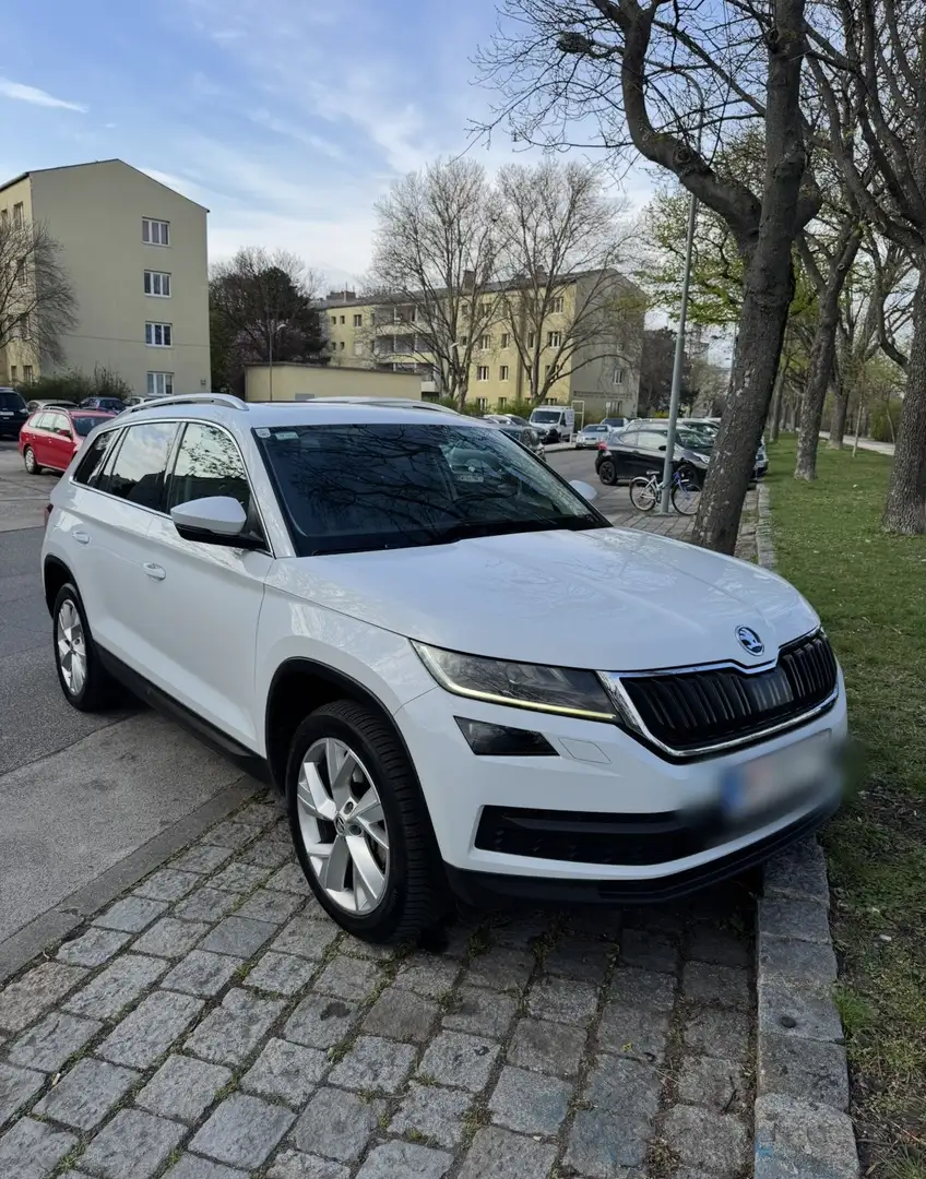 Skoda Kodiaq 2,0 TDI SCR 4x4 Scout DSG Weiß - 1