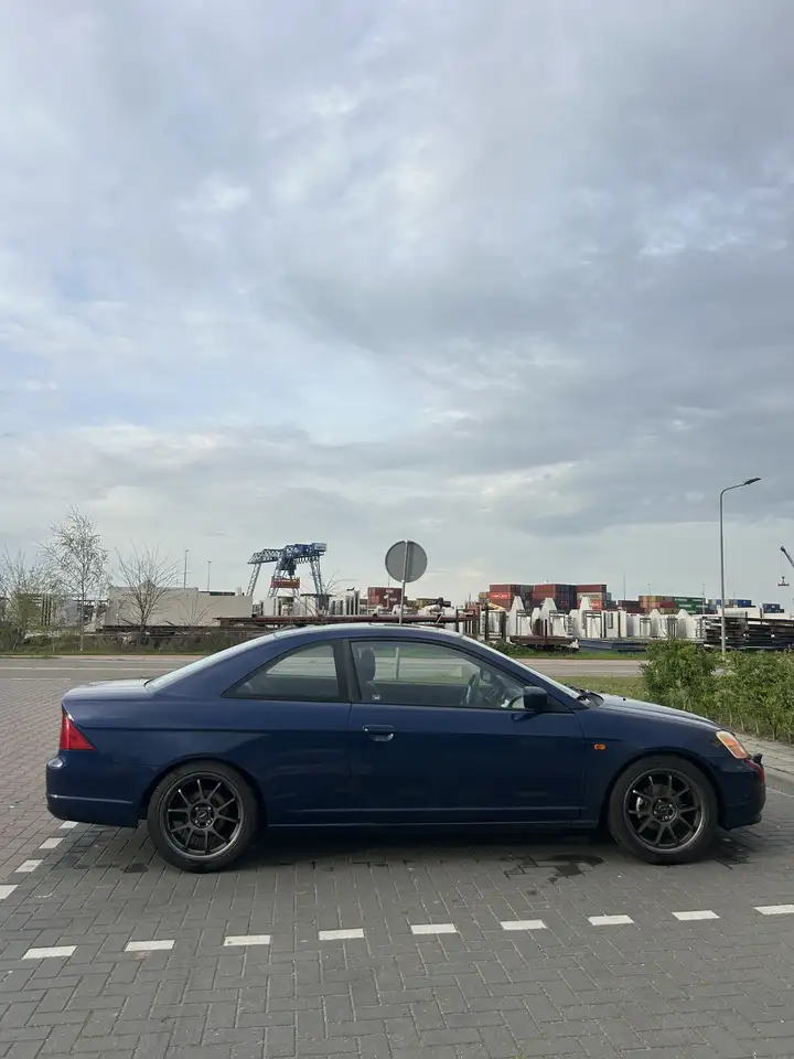 Honda Civic Coupe 1.7 ES, foto 2