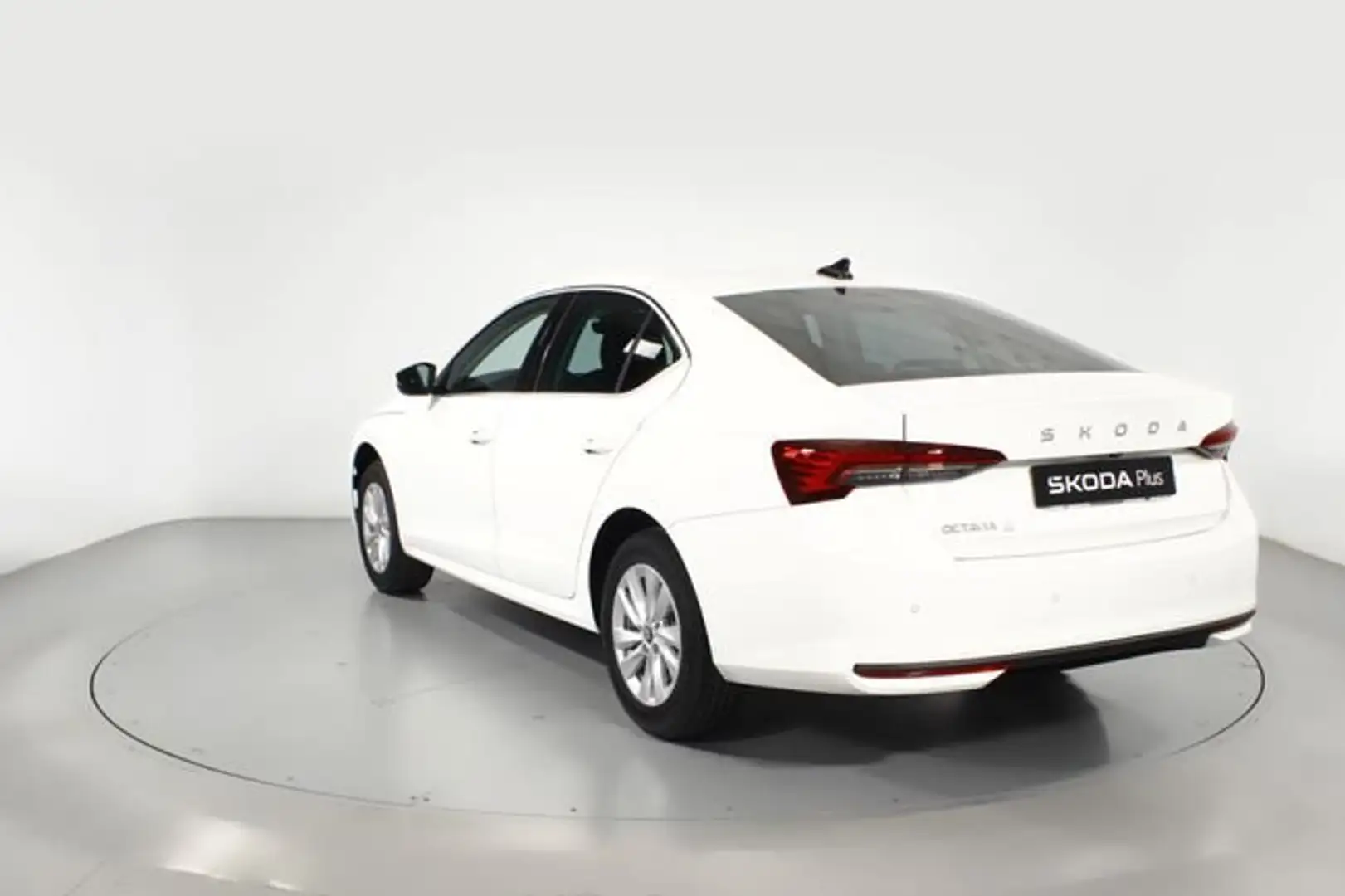 Skoda Octavia 2.0 TDI SELECTION 85KW 5P Blanco - 2