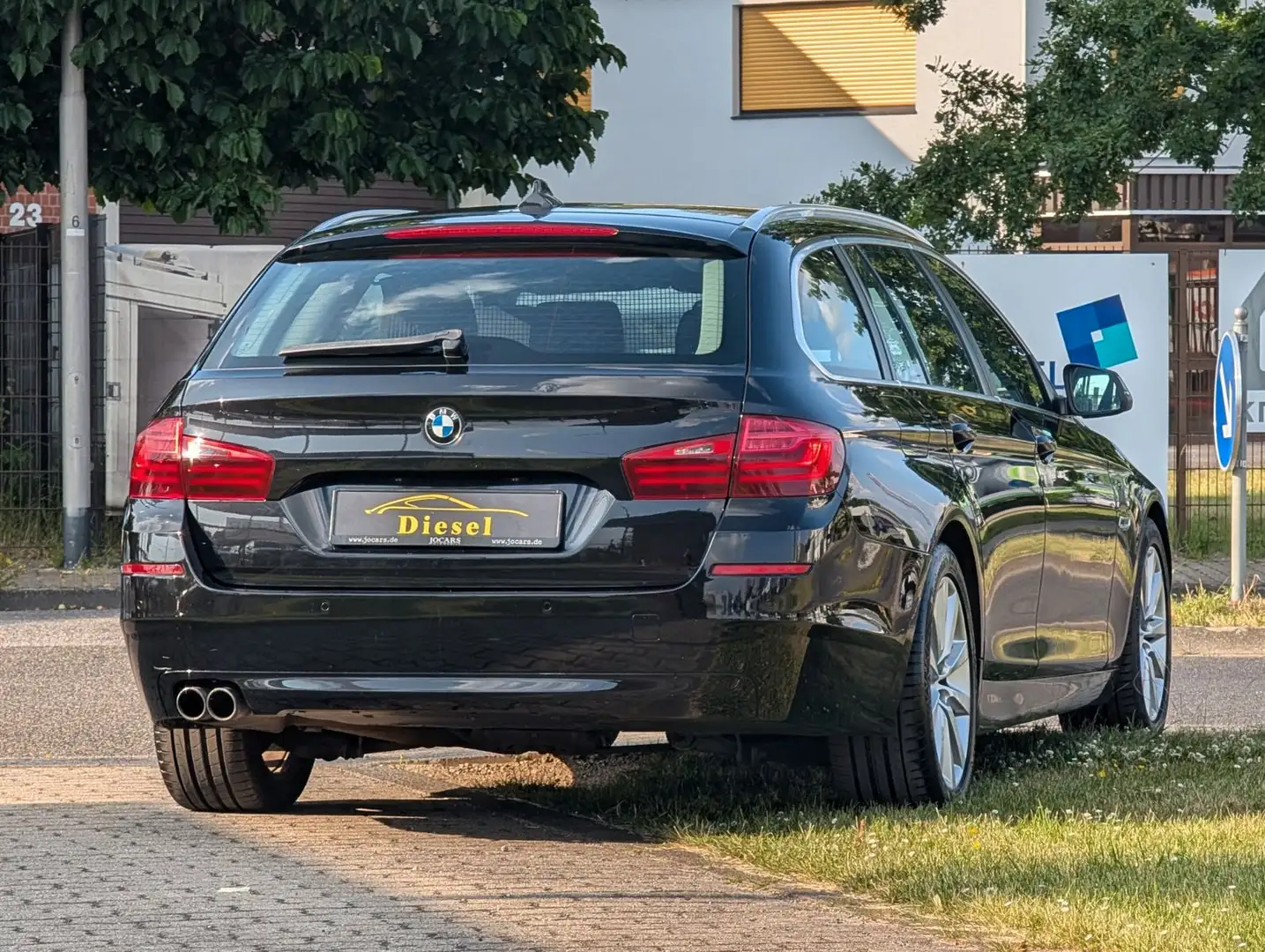 BMW 520 Baureihe 5 Touring 520 d*TEMPOMAT*PDC V-H !! Schwarz - 2