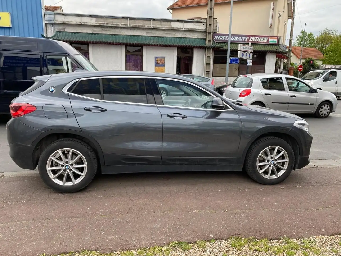 BMW X2 sDrive 18i - S\u0026S  F39 Business Design Gris - 2